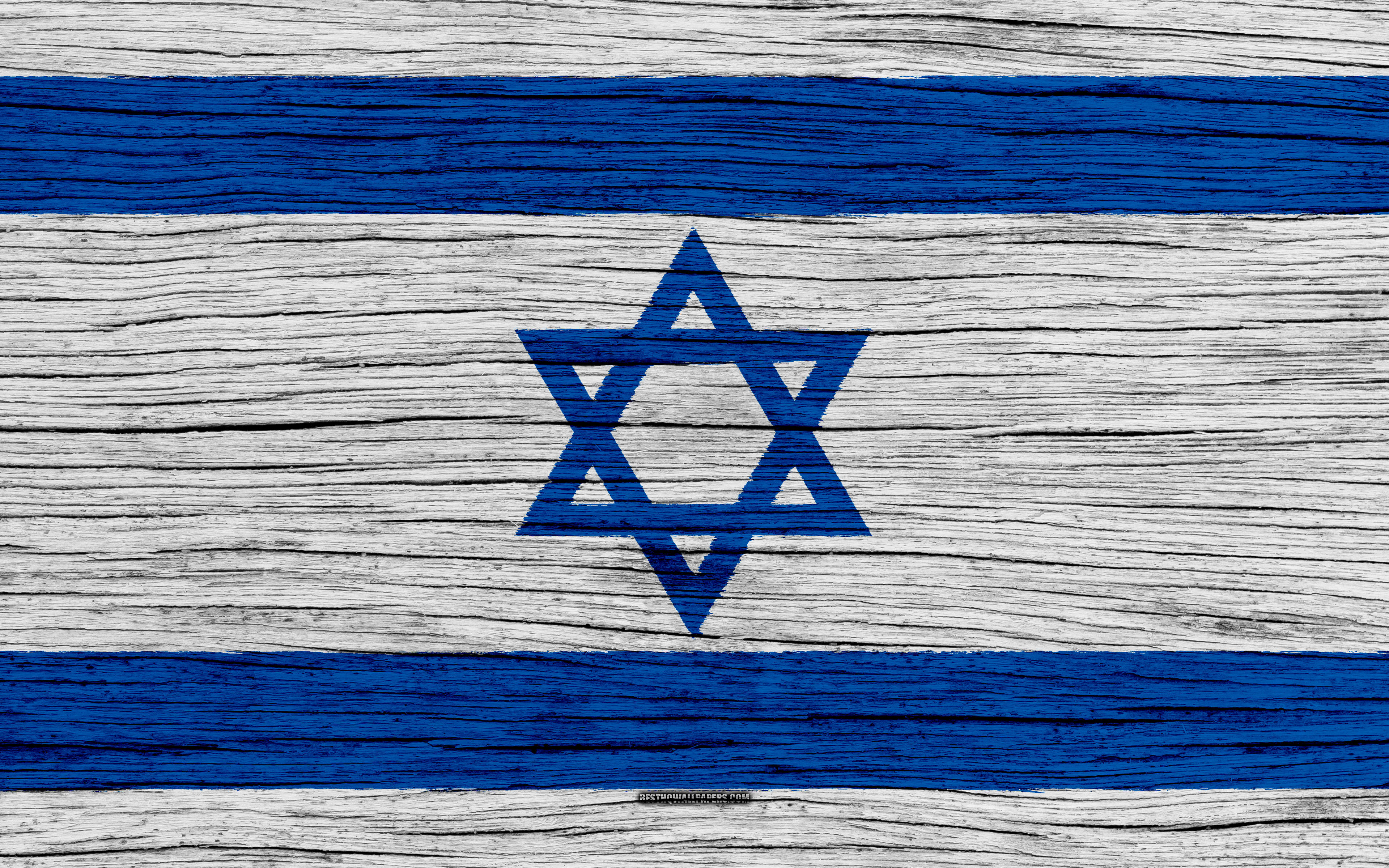 Israel Flag 桌布 壁紙 — 以色列國旗繪在風化灰色木板上，帶有鮮明藍色條紋和星星。