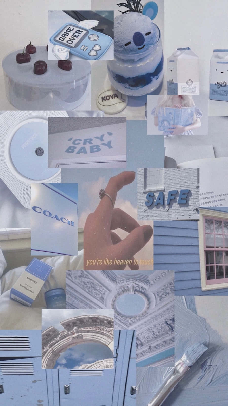 Aesthetic Blue Collage 桌布 壁紙 — 以藍色調打造的夢幻拼貼，包含復古物品、甜點和手寫短語，營造懷舊美學。
