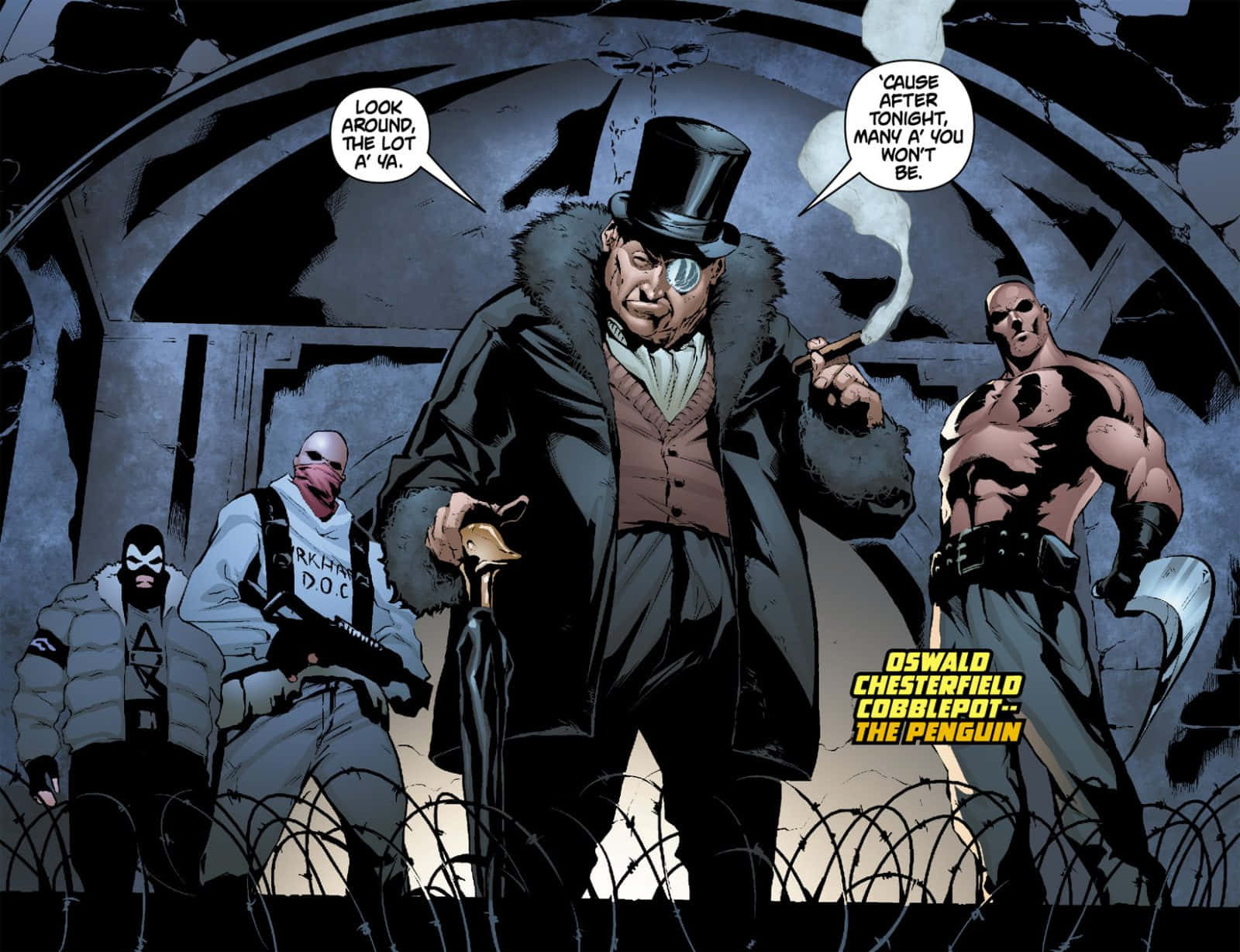 Batman Penguin 桌布 壁紙 — 企鵝人威風凜凜地站在破損的隧道中，兩旁有手持武器、抽著雪茄的手下。