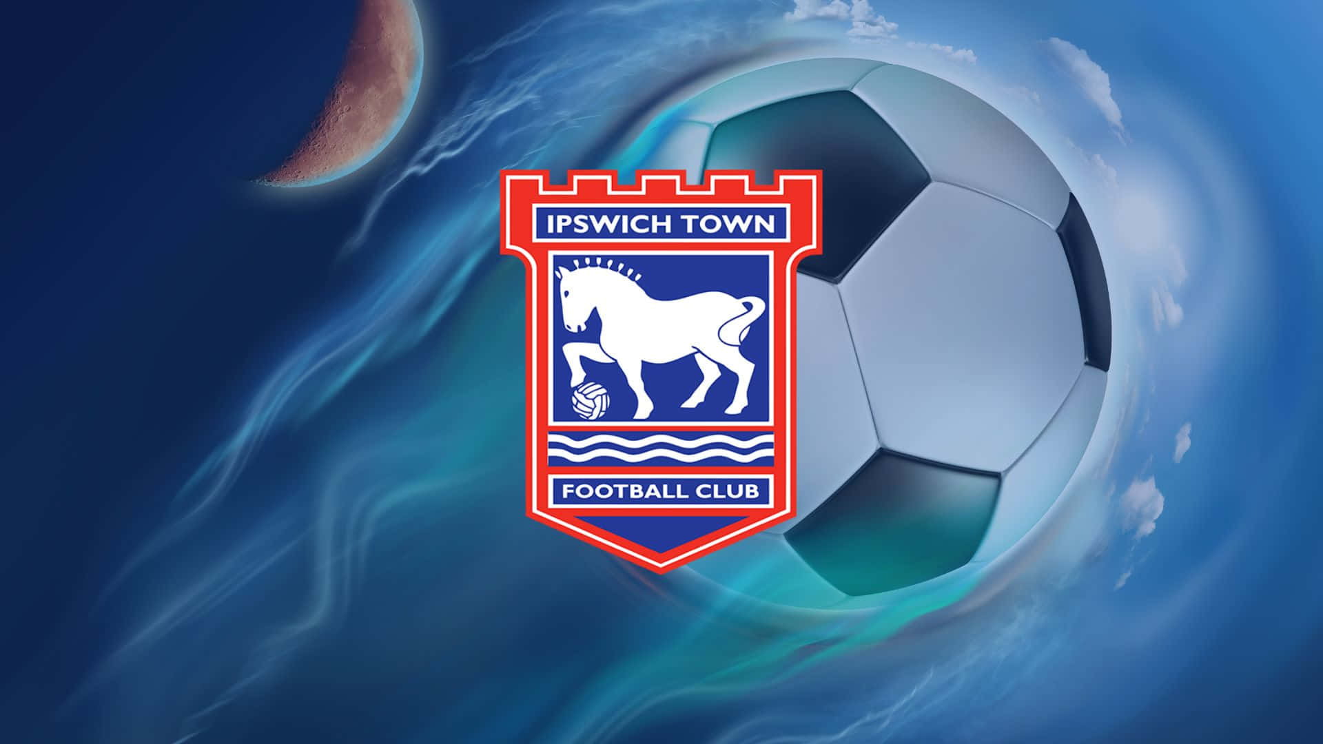 Ipswich Town 桌布 壁紙 — 伊普斯維奇鎮足球俱樂部徽章居中，背景為旋轉藍色，並有足球和彎月。