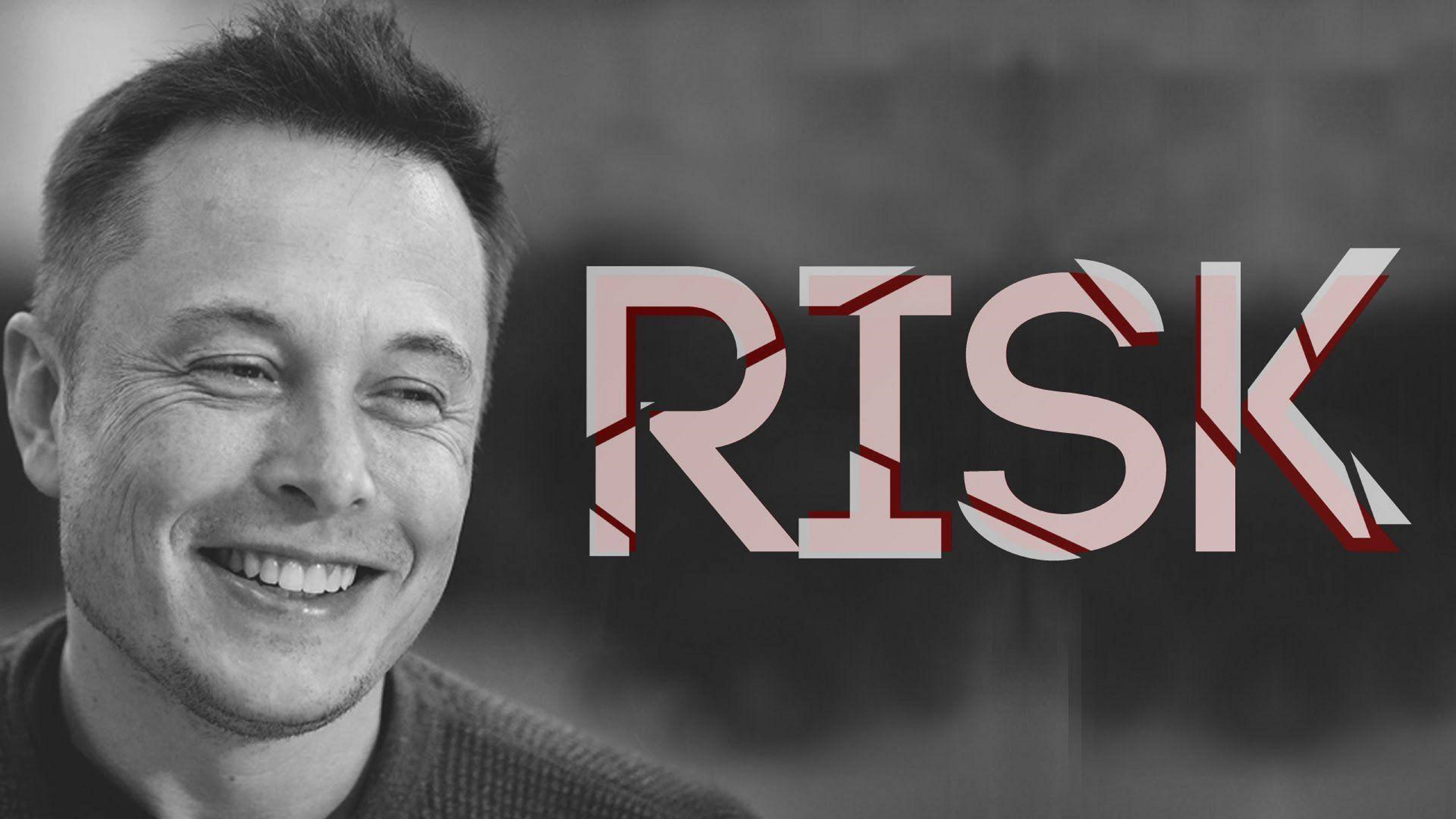 Elon 桌布 壁紙 — 伊隆·馬斯克在單色帶紅色裂縫的「RISK」文字旁微笑。