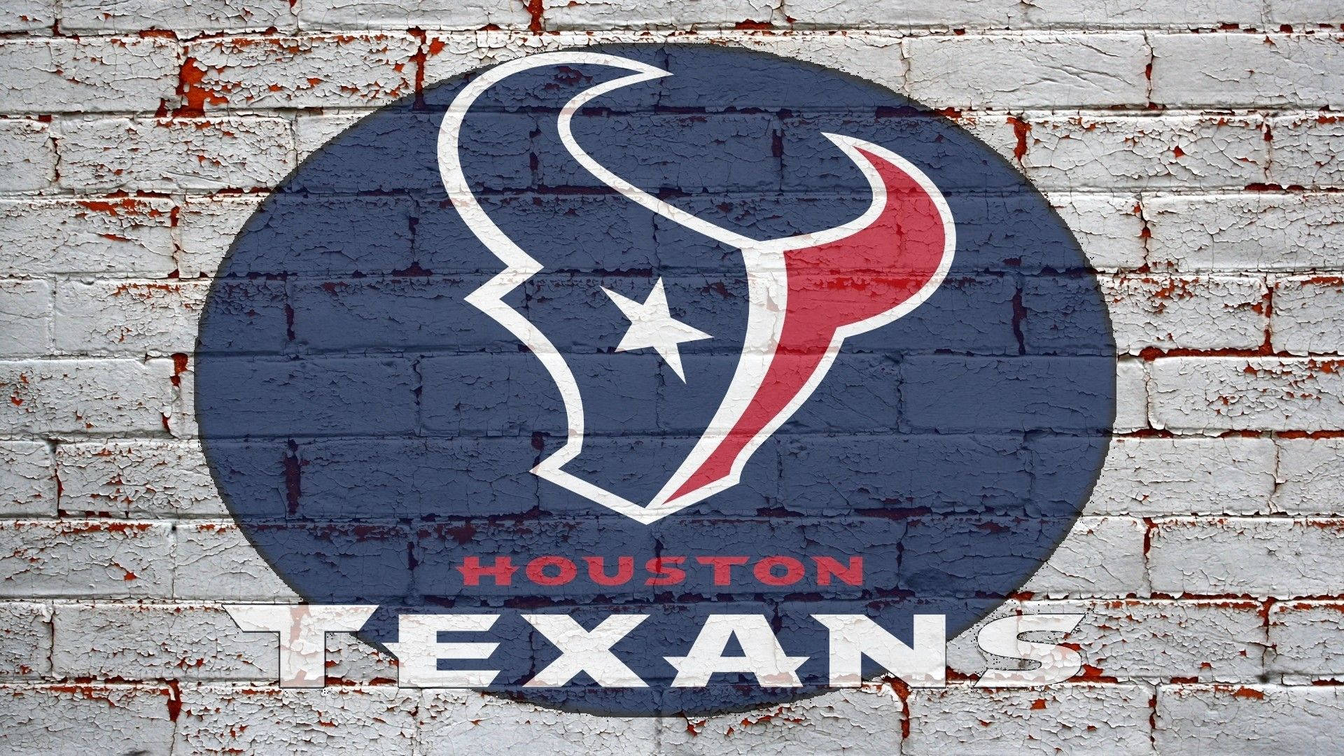 Texans 桌布 壁紙 — 休士頓德州人隊標誌塗在風化的白色磚牆上，油漆剝落，帶有紅色鏽跡。