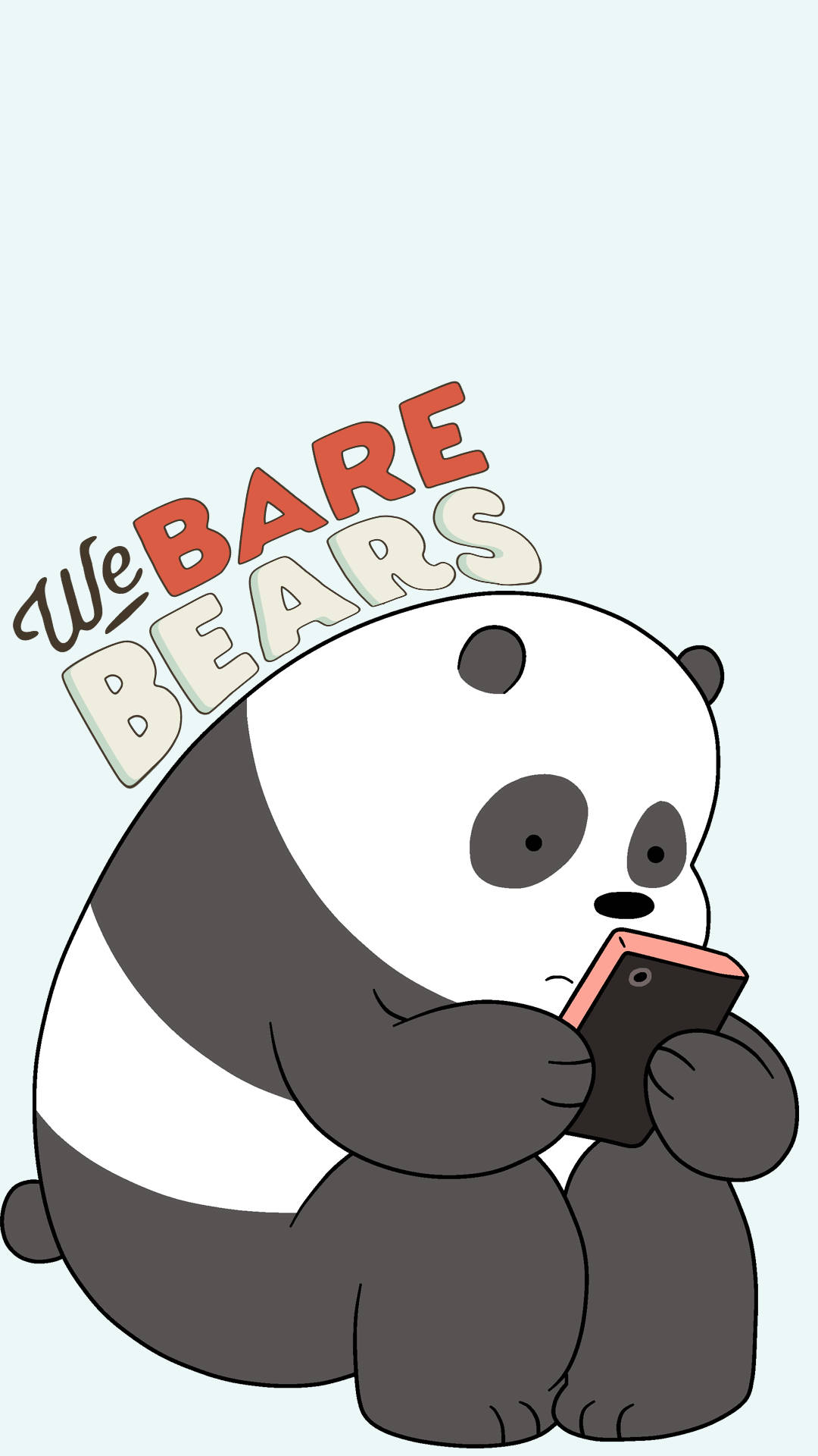 熊熊遇見你 桌布 壁紙 — 來自《We Bare Bears》的卡通熊貓坐著，手持電話，背景為淺藍色。