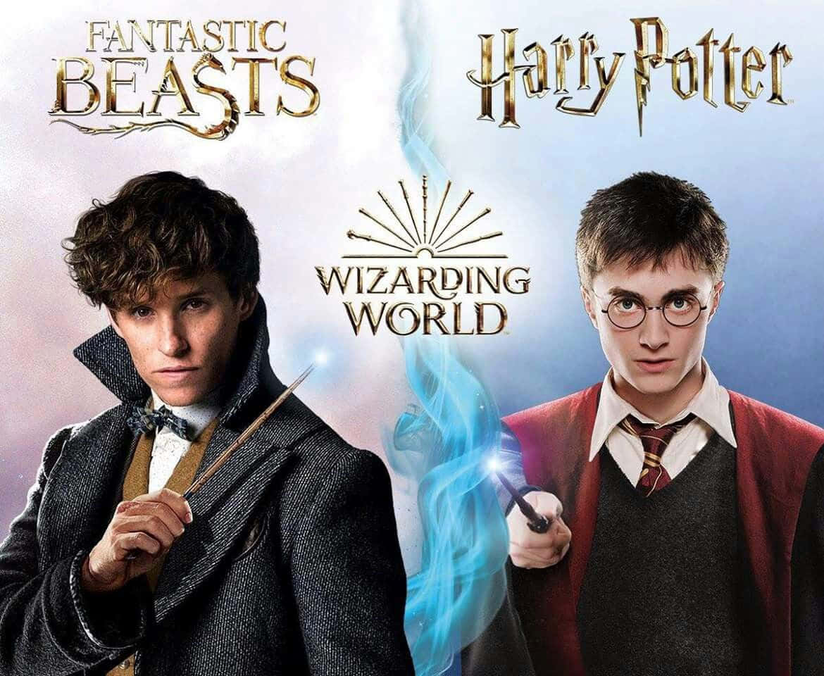 Fantastic Beasts 桌布 壁紙 — 來自《哈利波特》和《怪獸與牠們的產地》的兩位巫師並肩而立，手持魔杖，魔法藍色火花在他們之間飛舞。