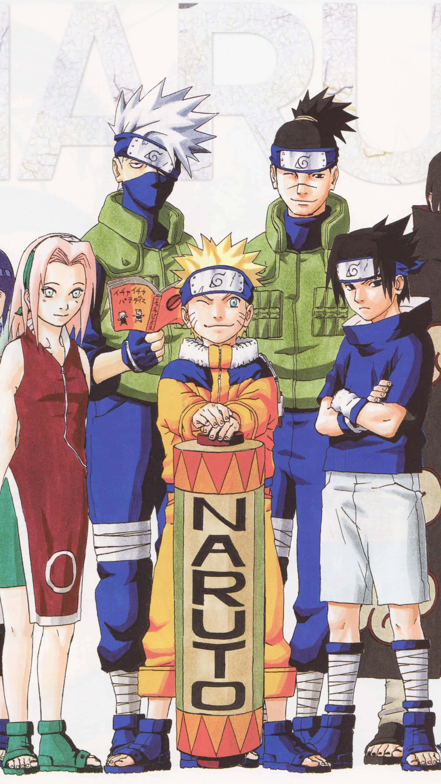 Naruto Team 7 桌布 壁紙 — 來自《火影忍者》的動漫角色以鮮豔色彩和動感姿勢一起站在團體肖像中。