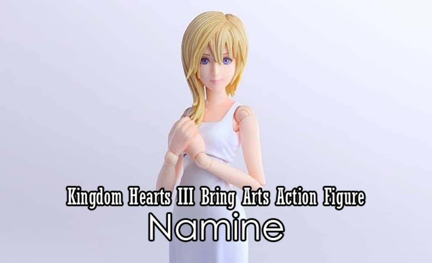 Kingdom Hearts Namine 桌布 壁紙 — 來自《王國之心 III》的 Namine 精細可動人偶，在柔和漸變背景前擺出姿勢。