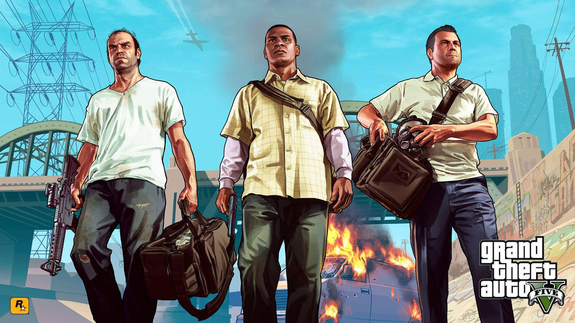 Gta 桌布 壁紙 — 《俠盜獵車手V》中三個堅毅的主角，在一個混亂的城市場景中，有燃燒的汽車和電線，挑釁地站立著。