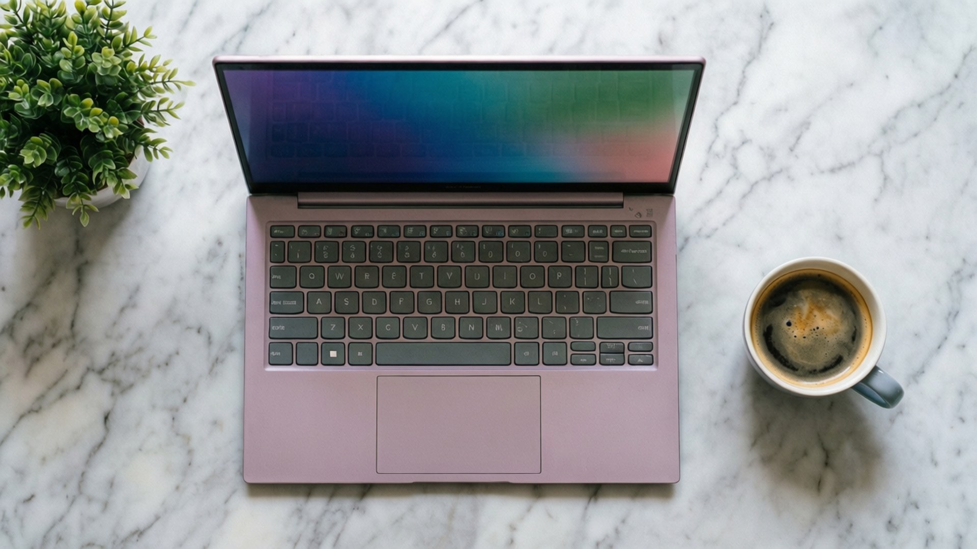 俯拍 Chromebook 工作桌面 壁紙