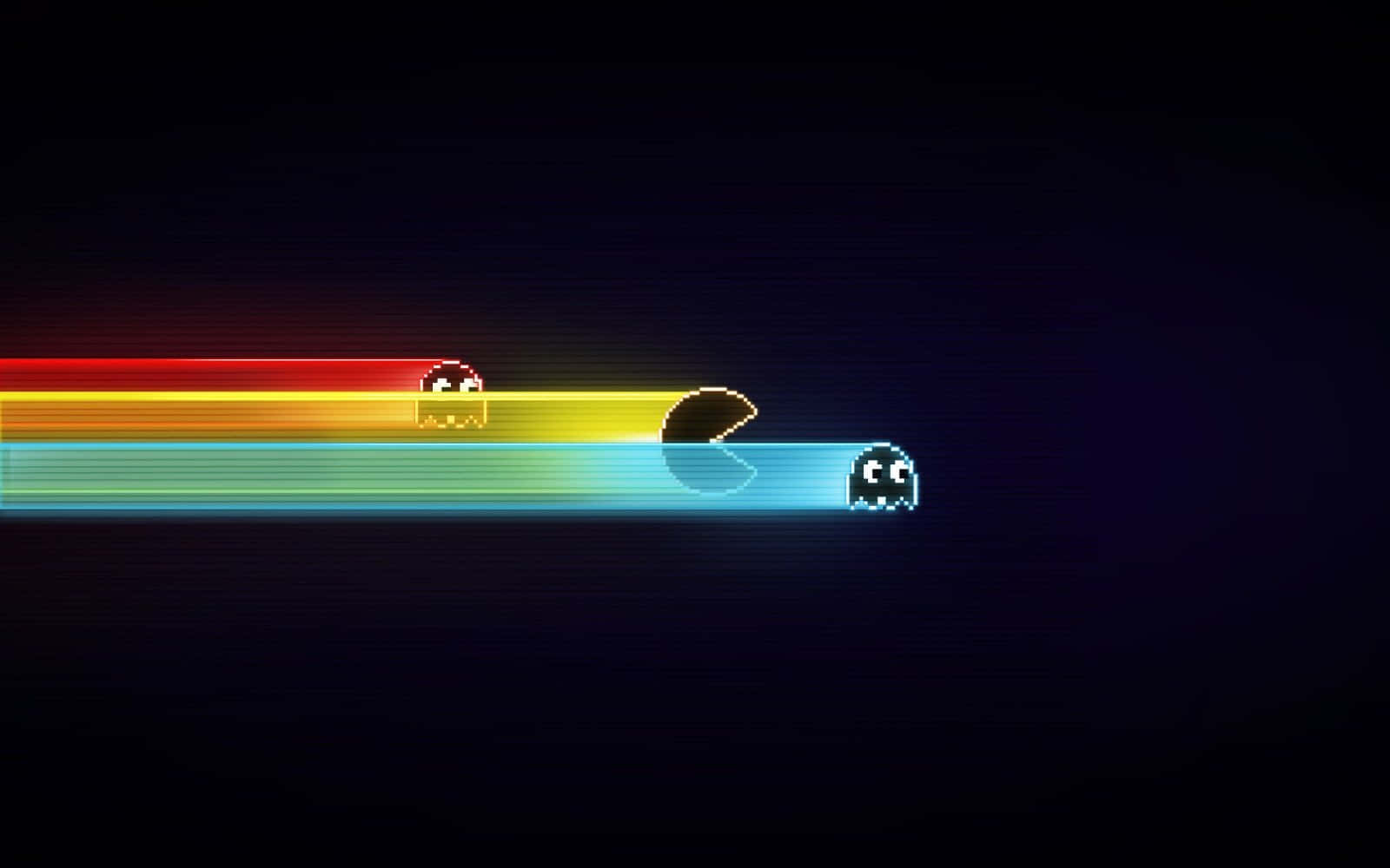 Pacman 桌布 壁紙 — 像素化的 Pacman 和鬼魂在黑暗背景上沿著鮮豔的彩虹軌跡滑行。