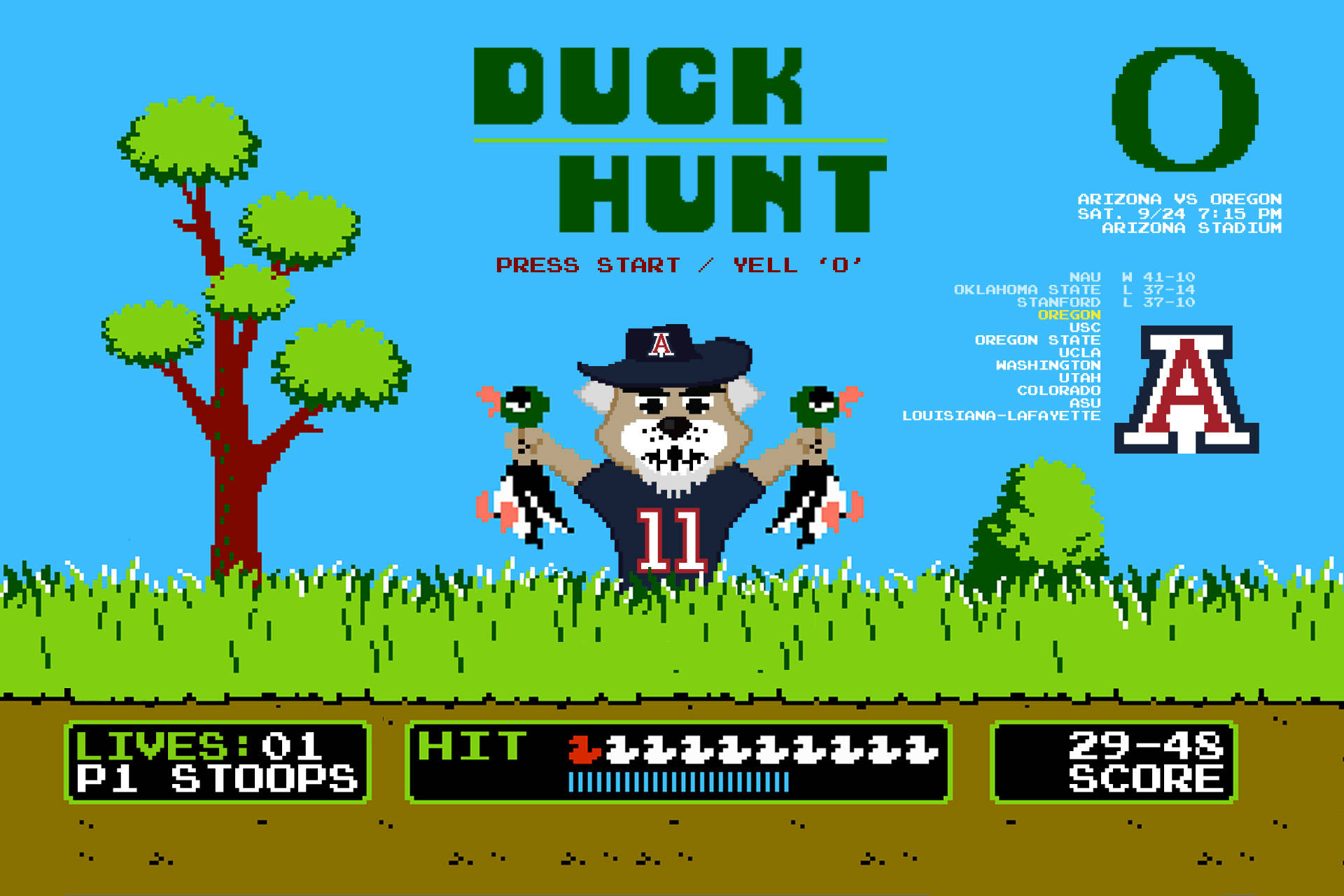 Hunt 桌布 壁紙 — 像素化的鴨子狩獵遊戲畫面，卡通鴨子吉祥物在藍天下的草地上拿著誘餌。