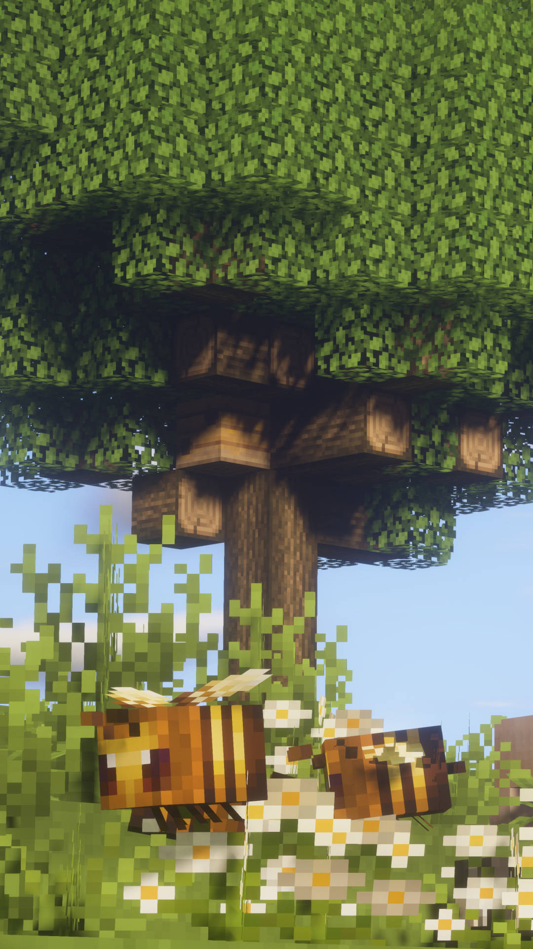 我的世界 蜜蜂 桌布 壁紙 — 像素化蜜蜂在Minecraft風格的草地上的塊狀樹下靠近雛菊徘徊。