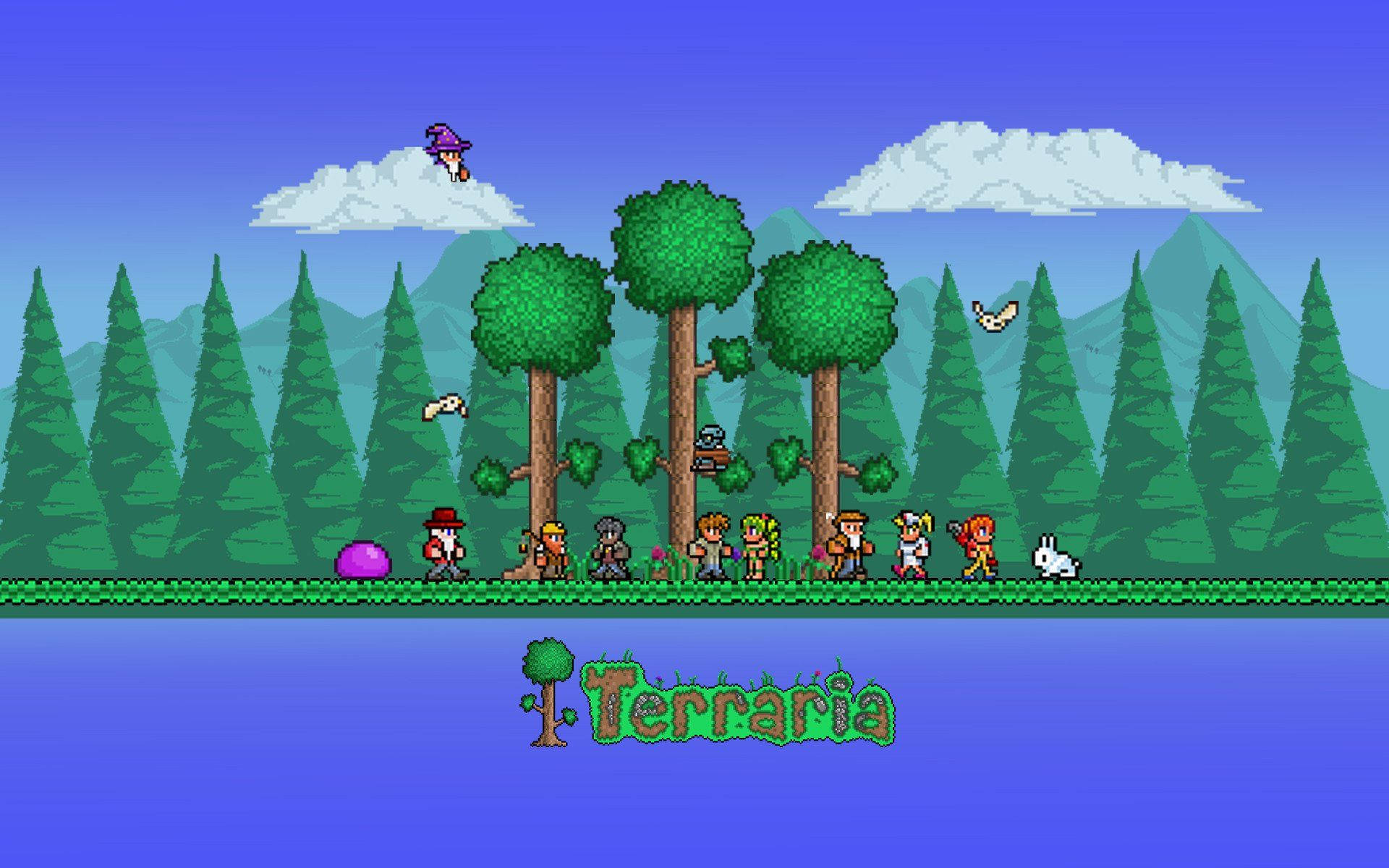 Terraria Moon Lord 桌布 壁紙 — 像素藝術 Terraria 角色站在森林空地中，背景有山脈、鳥類和飛天女巫，天空湛藍。