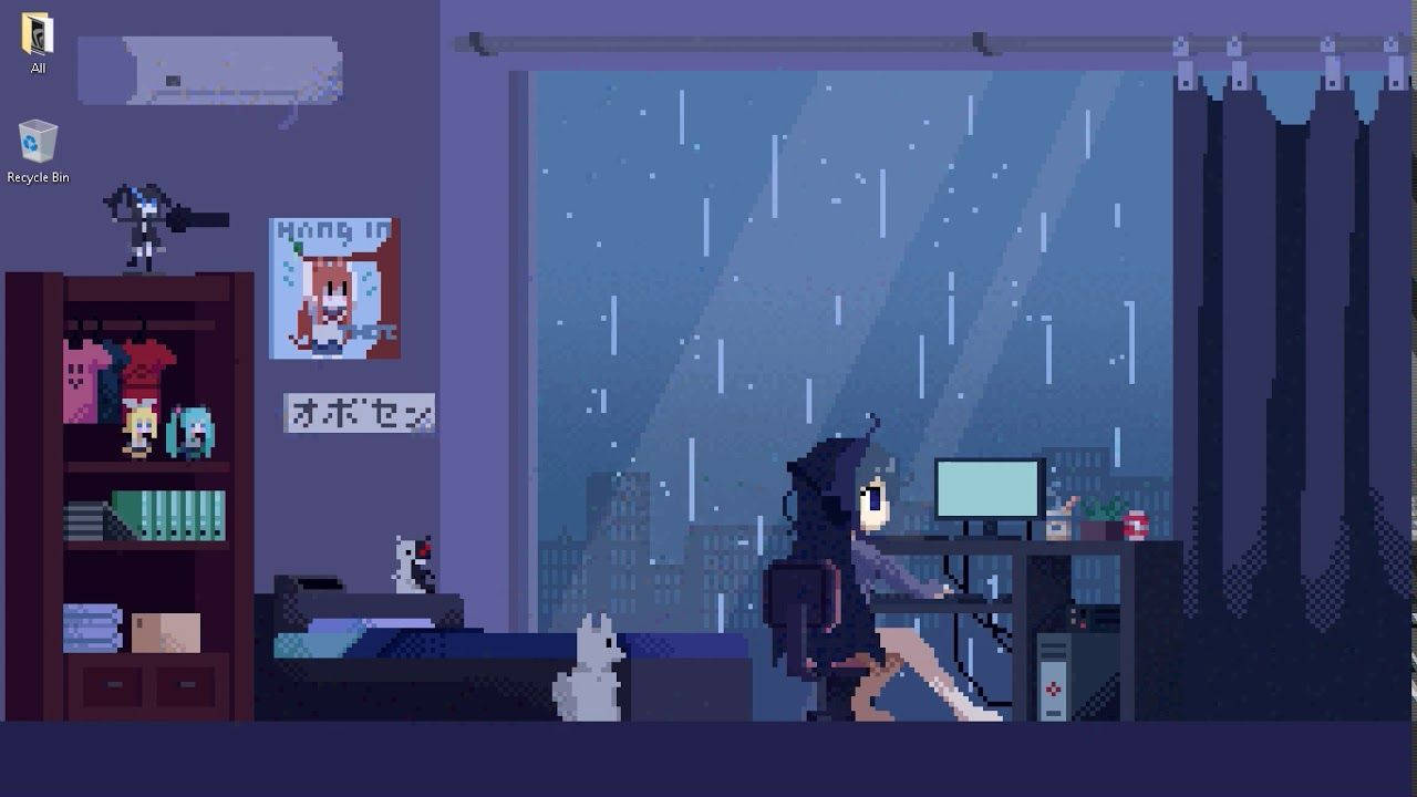 像素藝術 桌布 壁紙 — 像素藝術女孩戴著女巫帽坐在書桌前，在雨夜房間裡，有城市景觀和動漫海報。