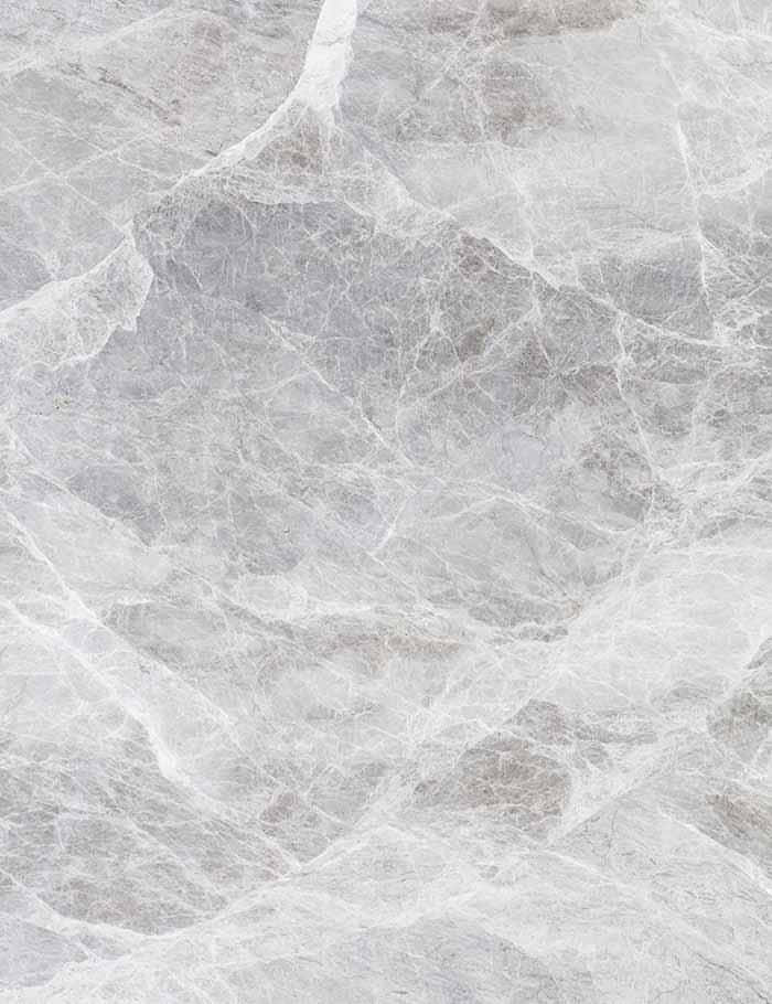 Aesthetic Gray Marble 桌布 壁紙 — 優雅白色大理石的特寫，帶有複雜的灰色紋理和微妙的泥土色調。