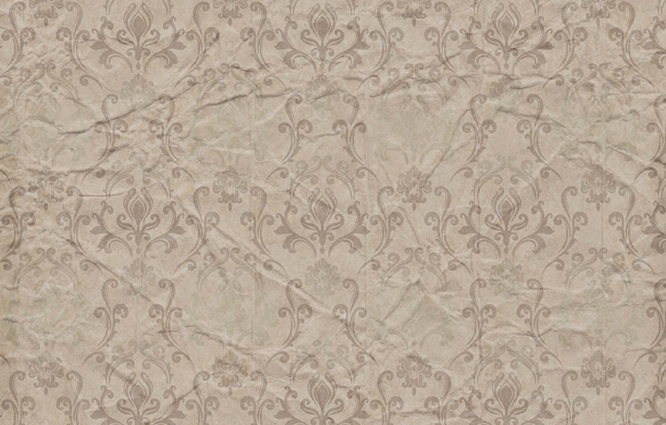 Beautiful Pattern 桌布 壁紙 — 優雅的米色大馬士革圖案壁紙，帶有細膩質感和復古花卉圖案。