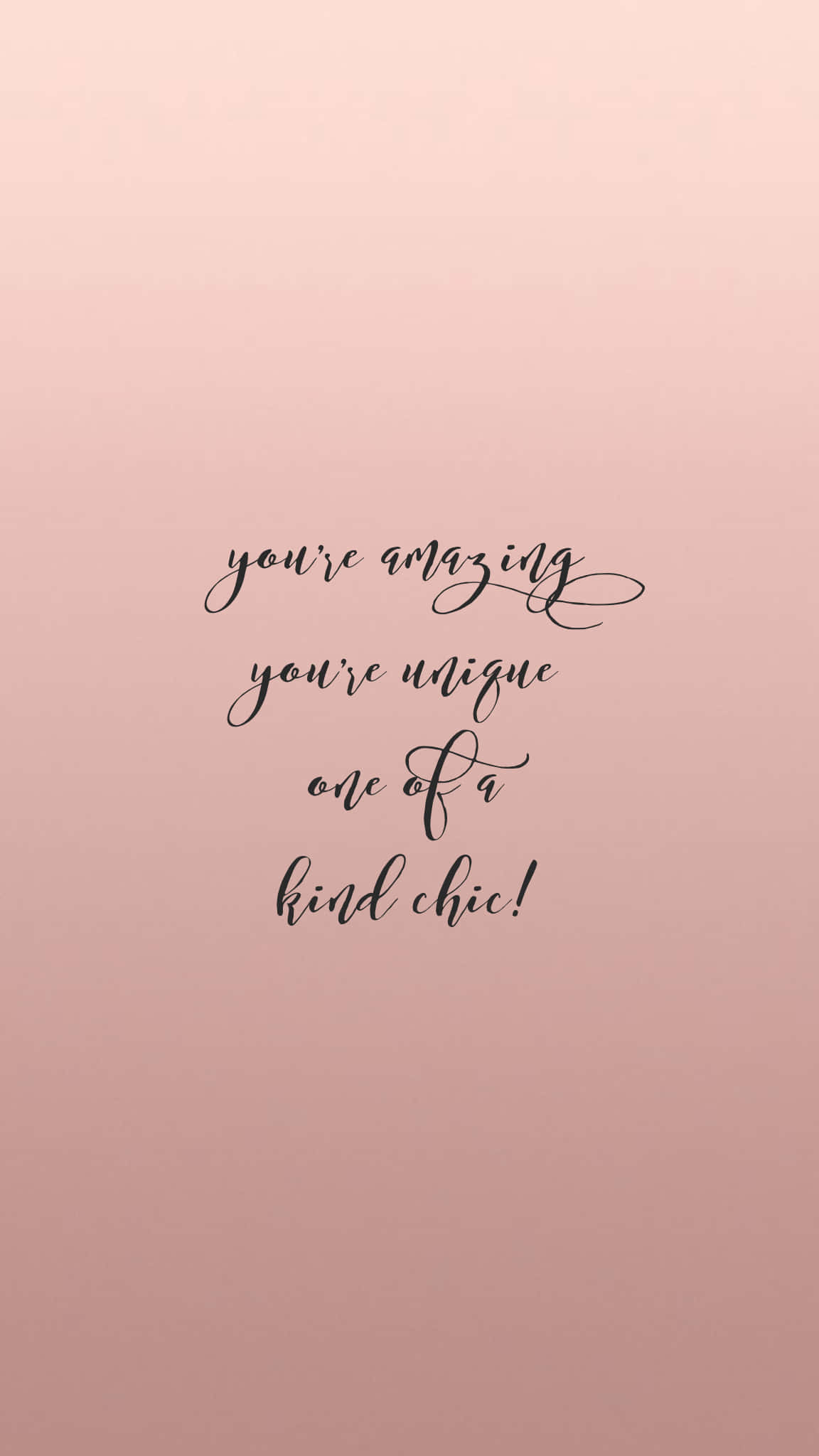 Rose Gold Quotes 桌布 壁紙 — 優雅的草書文字讚揚獨特性，襯托柔和漸變玫瑰金背景。
