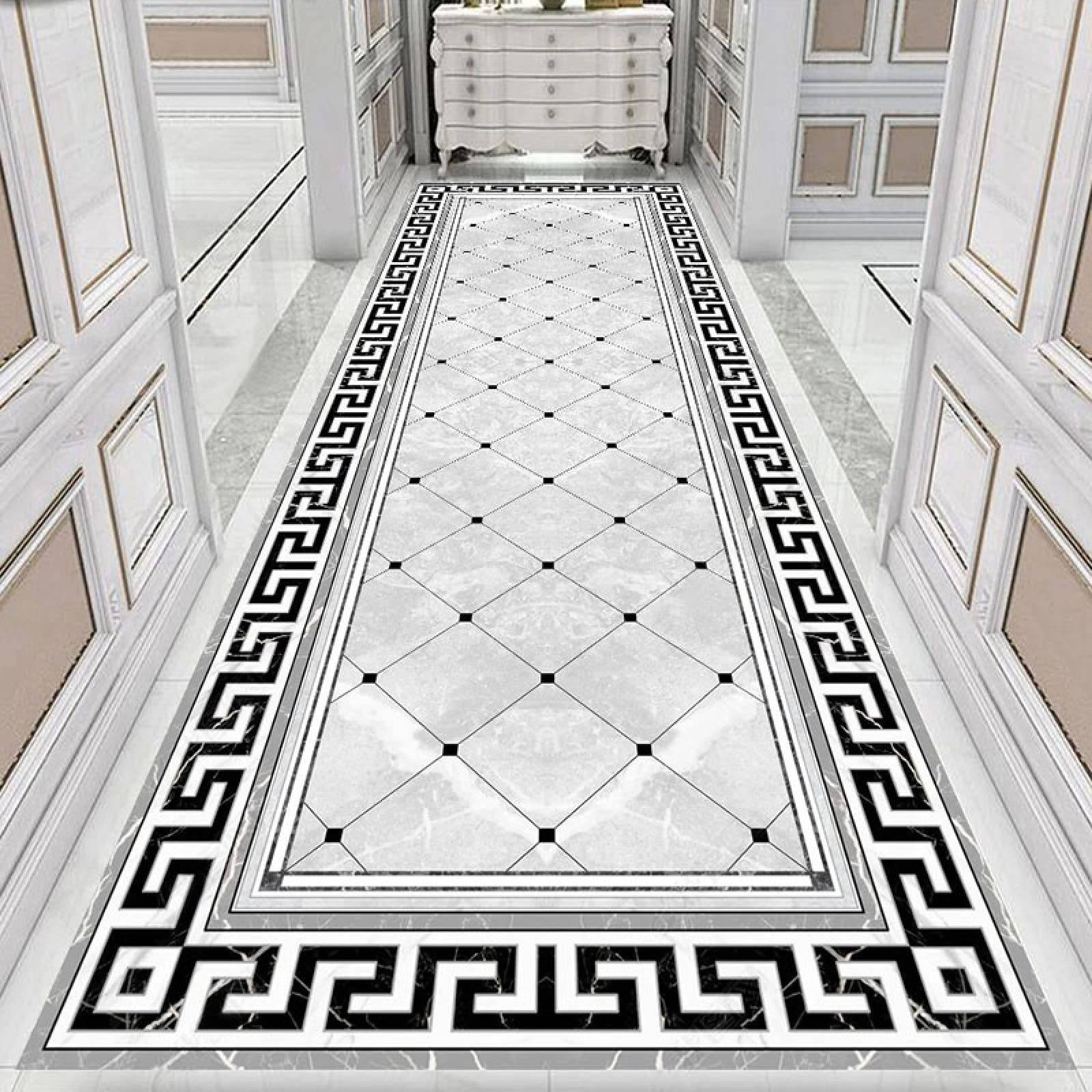 Floor Tiles 桌布 壁紙 — 優雅的走廊，鋪有黑白大理石地板，飾有希臘鑰匙邊框和菱形圖案。