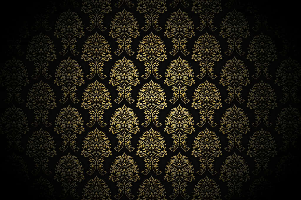 Elegant Black And Gold 桌布 壁紙 — 優雅的金色大馬士革圖案在深黑色背景上閃耀，營造出奢華的壁紙設計。