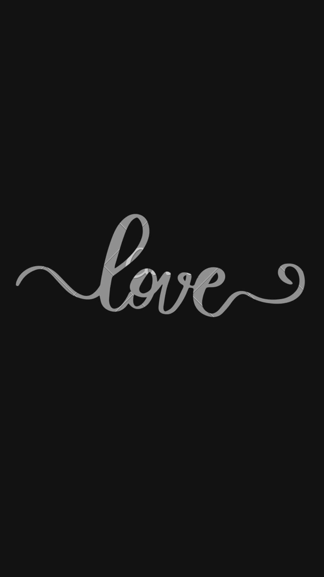 黑色背景上的銀色草書love字樣 — 愛情美學動圖 壁紙