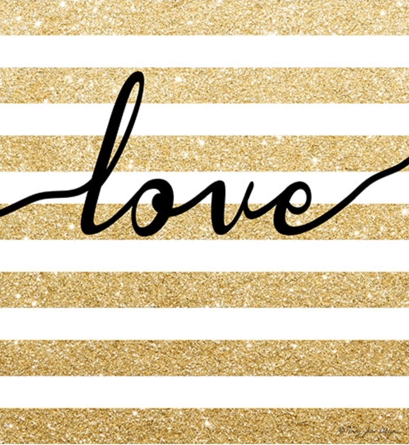 Gold And White 桌布 壁紙 — 優雅黑色草書字體的「love」一詞，放置在交替的金色亮粉和白色橫條紋上。