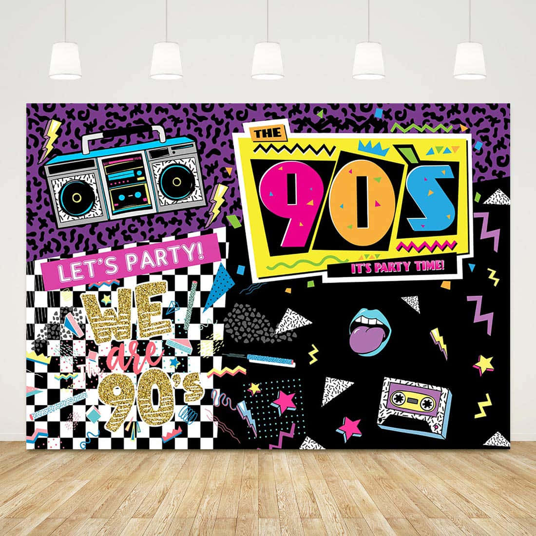 90s Theme 桌布 壁紙 — 充滿活力的90年代派對背景，配有手提卡式錄音機卡式帶，以及紫色豹紋和格子地板上的大膽霓虹圖案。