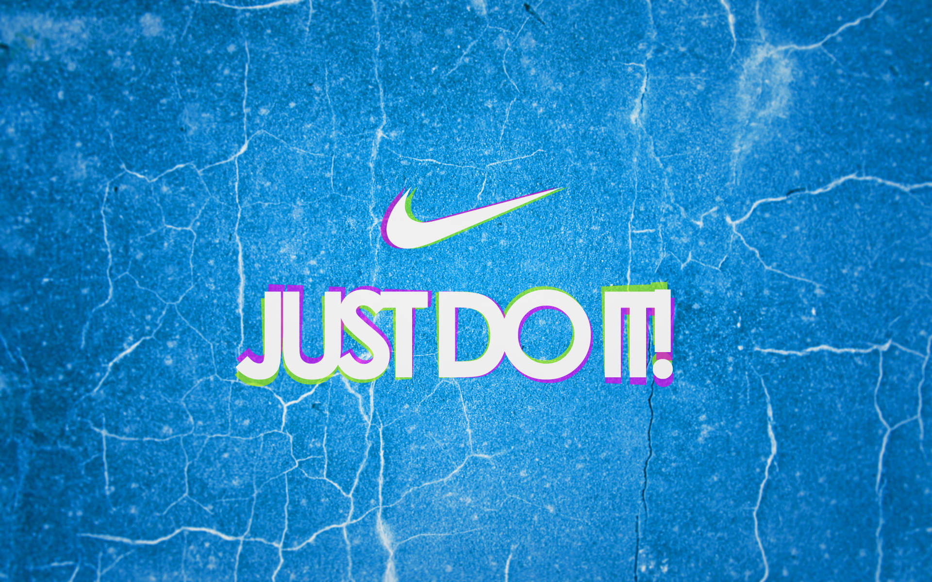 就去做吧 桌布 壁紙 — 充滿活力的Nike口號JUST DO IT！以粗體彩色字母呈現，背景為裂紋藍色紋理。