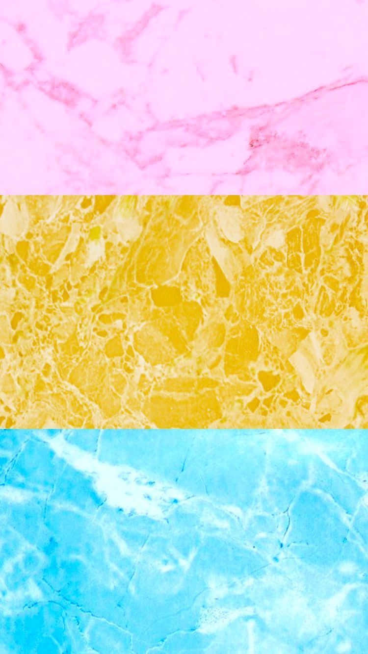 Pansexual 桌布 壁紙 — 充滿活力的三色大理石圖案，帶有粉紅色、黃色和藍色的水平條紋，展現漩渦狀天然石材紋理。