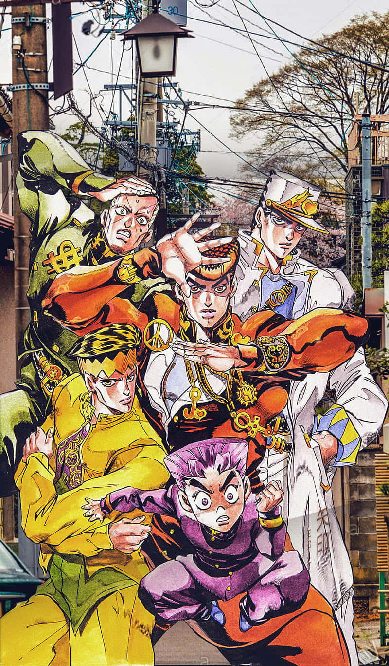Jojo's Bizarre Adventure 桌布 壁紙 — 充滿活力的動漫角色以動感姿態聳立在雜亂的城市街道上，街道上有纏繞的電線和傳統燈籠。