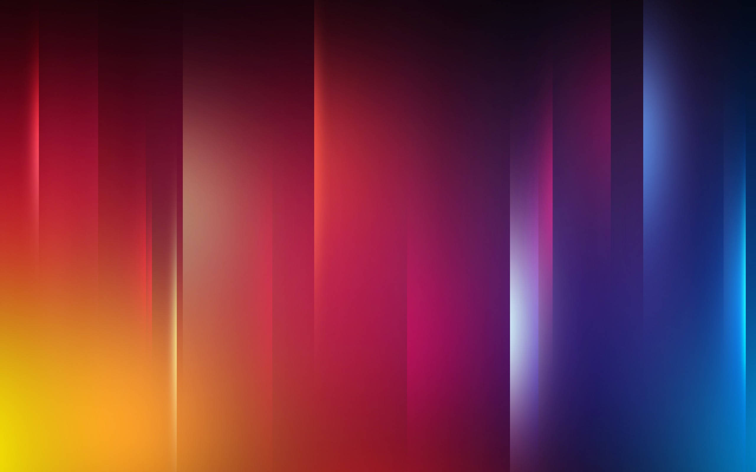 Colorful Aesthetic 桌布 壁紙 — 充滿活力的垂直光條將火紅的紅色和黃色與冷藍色和紫色混合在一起，形成平滑漸變的抽象背景。