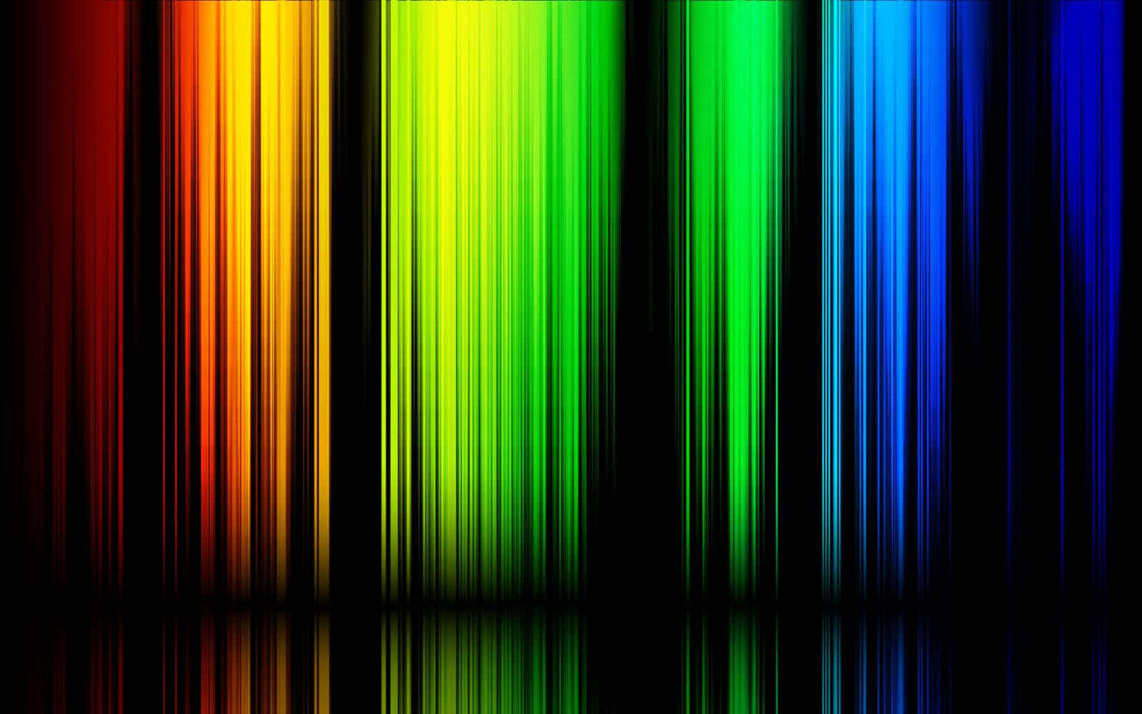 RGB 桌布 壁紙 — 充滿活力的垂直彩虹條紋在黑色背景上發光，帶有鏡面反射，形成數位抽象圖案。