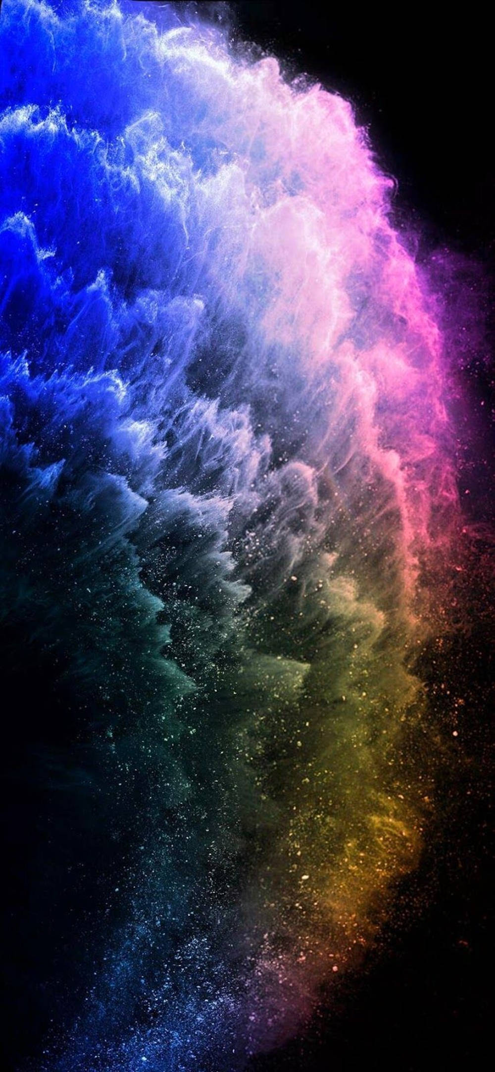 水 桌布 壁紙 — 充滿活力的宇宙塵埃在繁星點點的黑色虛空中，以電光藍、粉紅和金色漩渦翻騰。