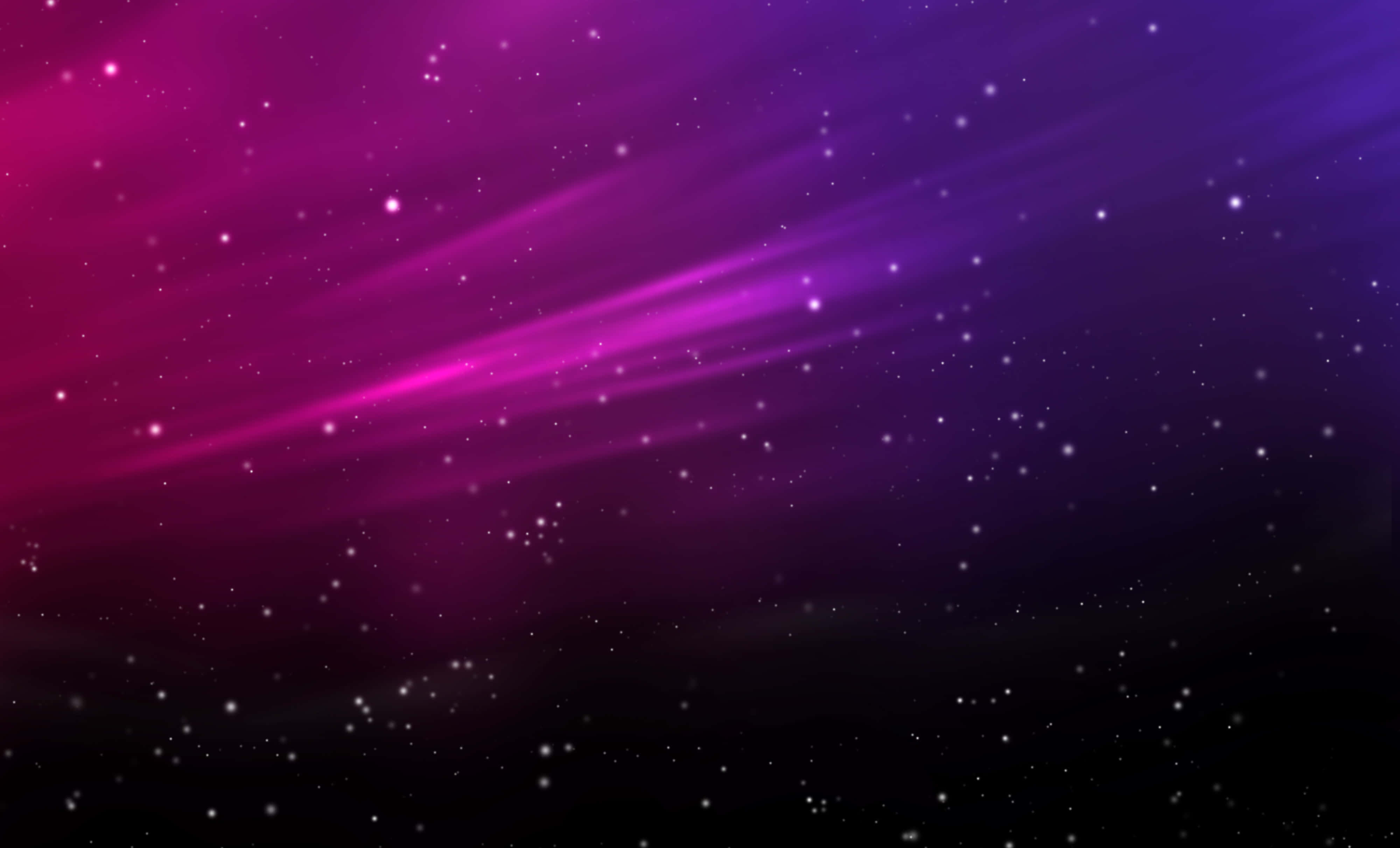 Purple And Pink 桌布 壁紙 — 充滿活力的宇宙射線劃過深紫色和洋紅色的星場，散佈著發光的粒子。