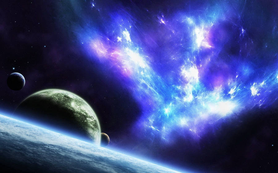 桌布 壁紙 — 充滿活力的宇宙星雲，以藍色和紫色色調照亮了行星和衛星，背景是繁星點點的太空。