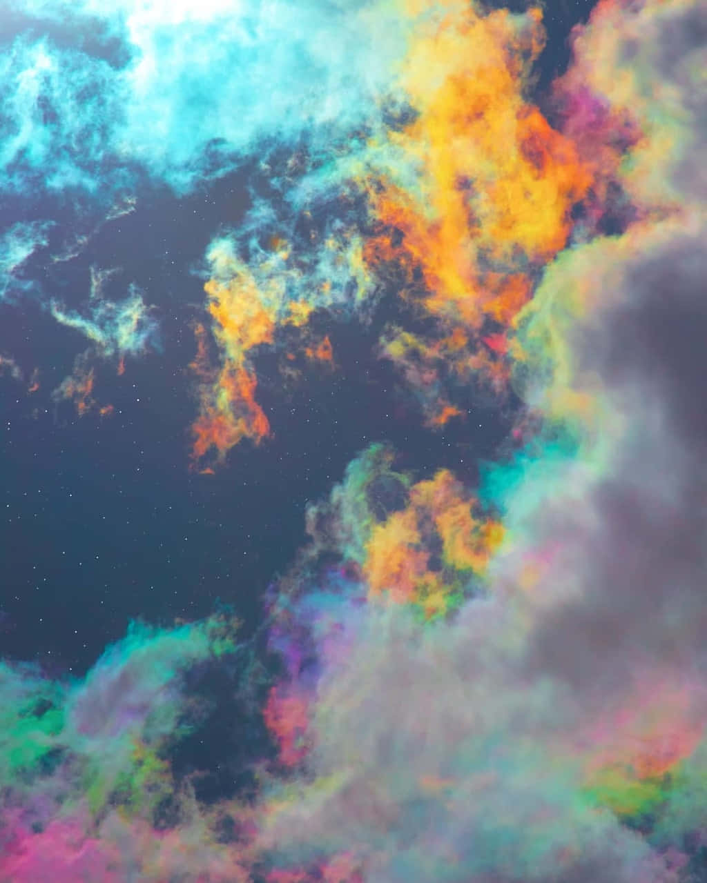 Trippy Aesthetic 桌布 壁紙 — 充滿活力的宇宙星雲，在繁星點點的夜空中，有旋轉的藍綠色、橙色和紫色雲層。