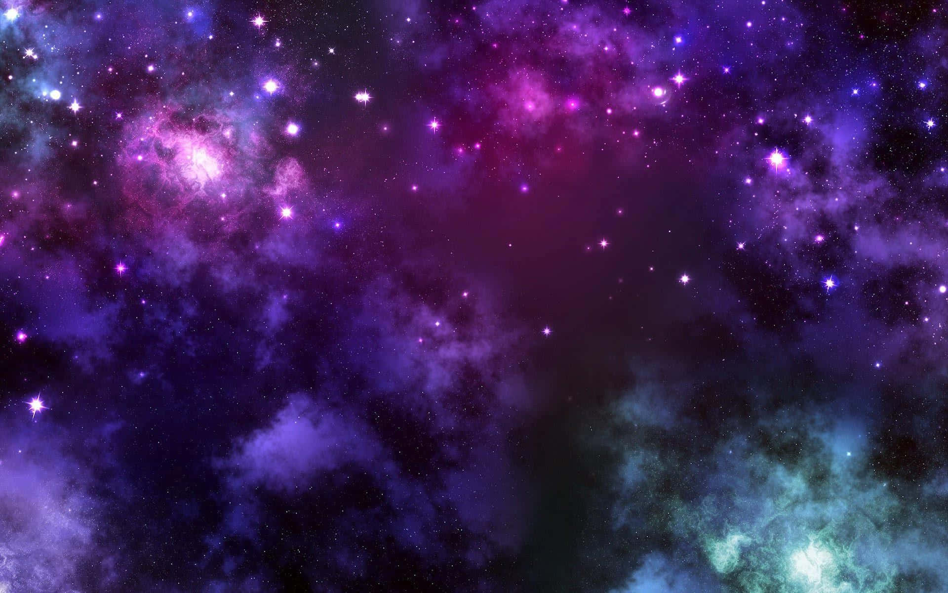 Purple Galaxy 桌布 壁紙 — 充滿活力的宇宙星雲，帶有旋轉的紫色、粉紅色和藍綠色雲朵，點綴著閃爍的星星，背景是黑暗的虛空。