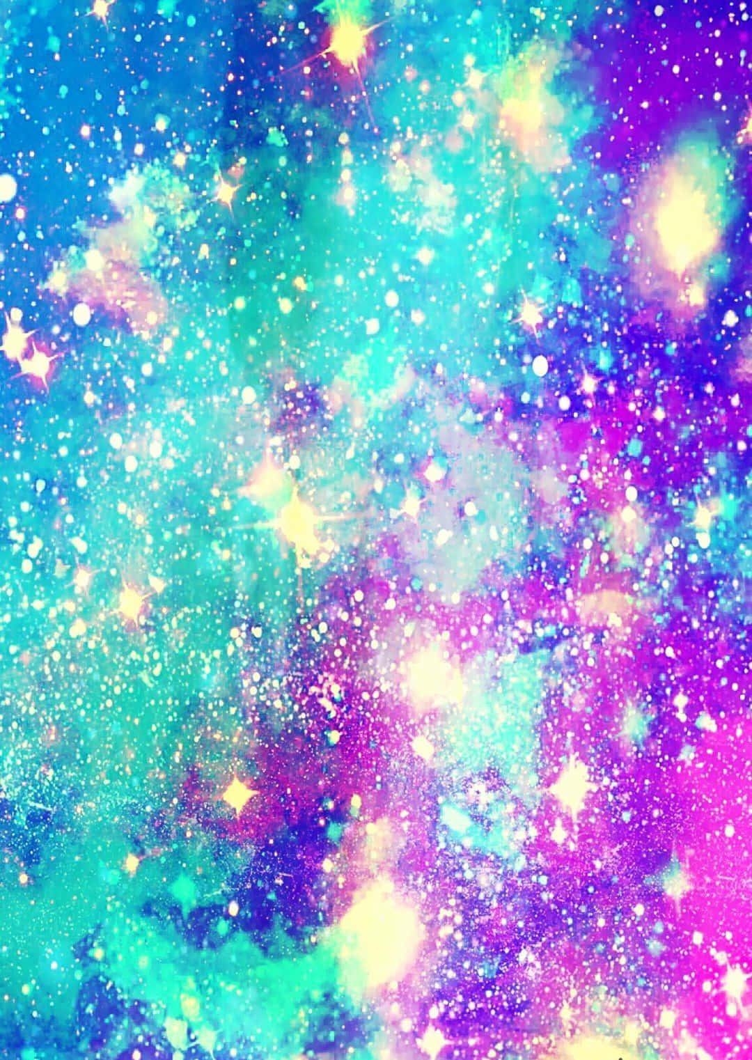 閃爍 桌布 壁紙 — 充滿活力的宇宙星雲，帶有旋轉的藍綠色、紫色和粉紅色雲朵，點綴著閃爍的黃色星星。