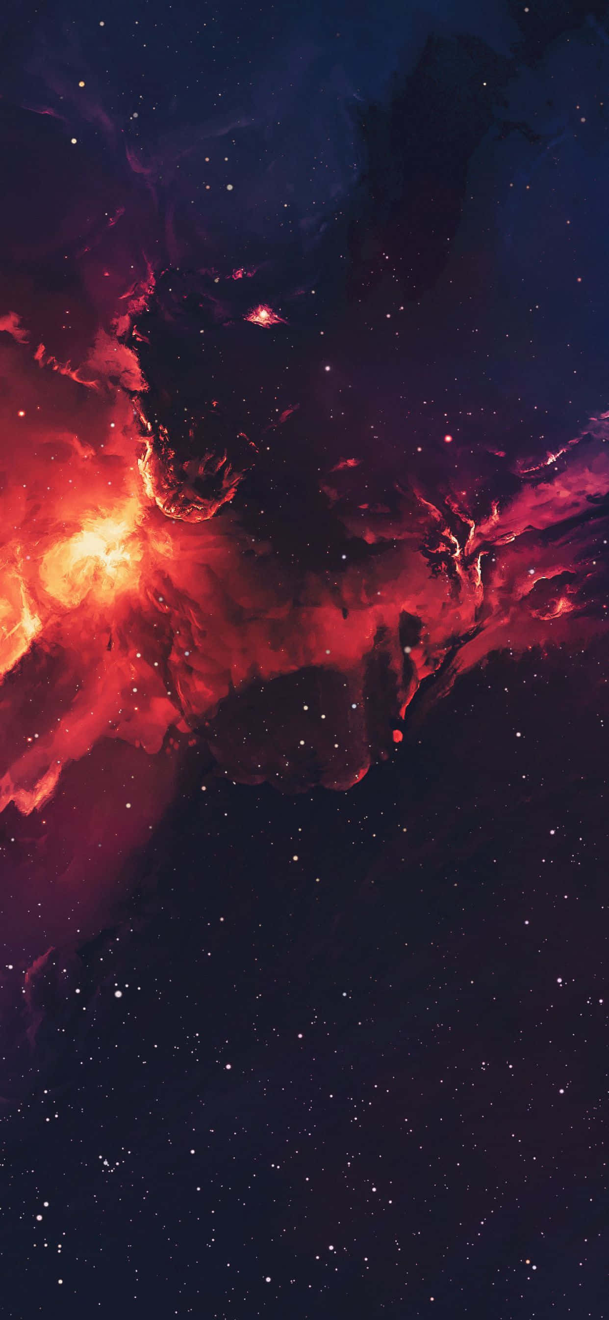太空 桌布 壁紙 — 充滿活力的宇宙星雲，帶有火紅橙色的雲朵，在深靛藍色星空中旋轉。