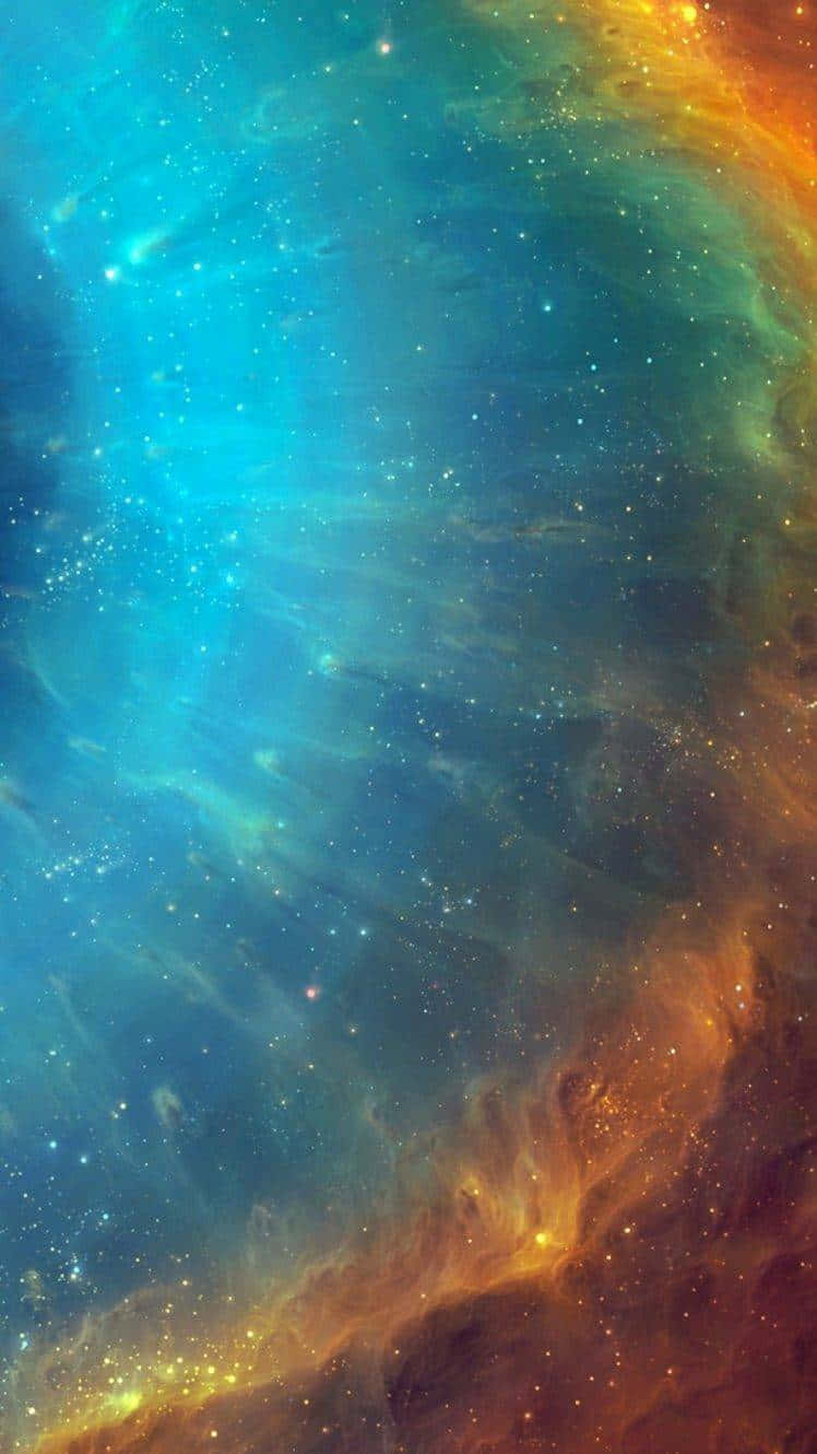 Supernova 桌布 壁紙 — 充滿活力的宇宙星雲以電光藍和火熱橙色旋轉，伴隨著無數閃爍的星星。