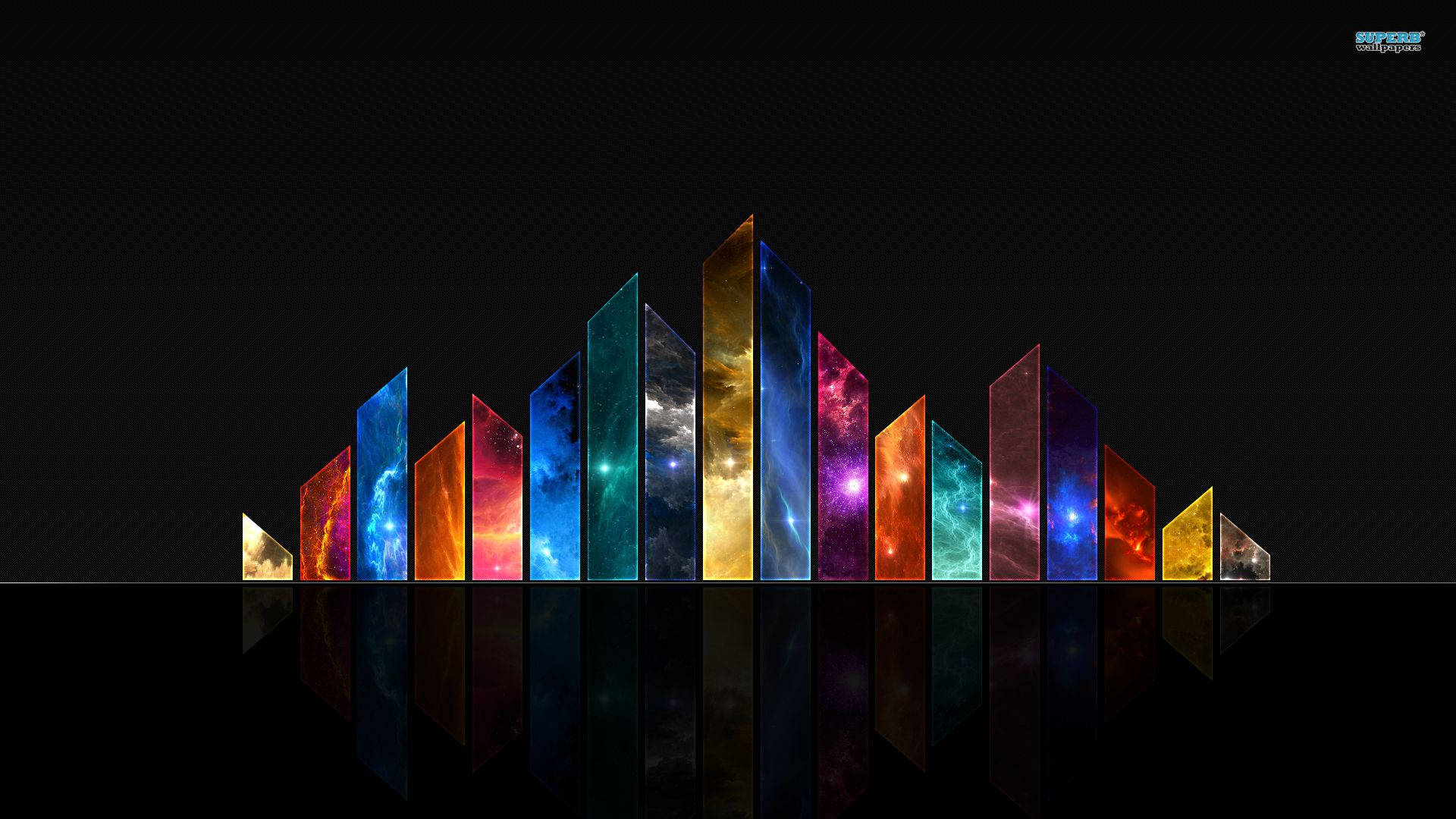 水晶 桌布 壁紙 — 充滿活力的宇宙星雲和星系在發光的垂直條內閃爍，背景為黑色，帶有鏡面反射。