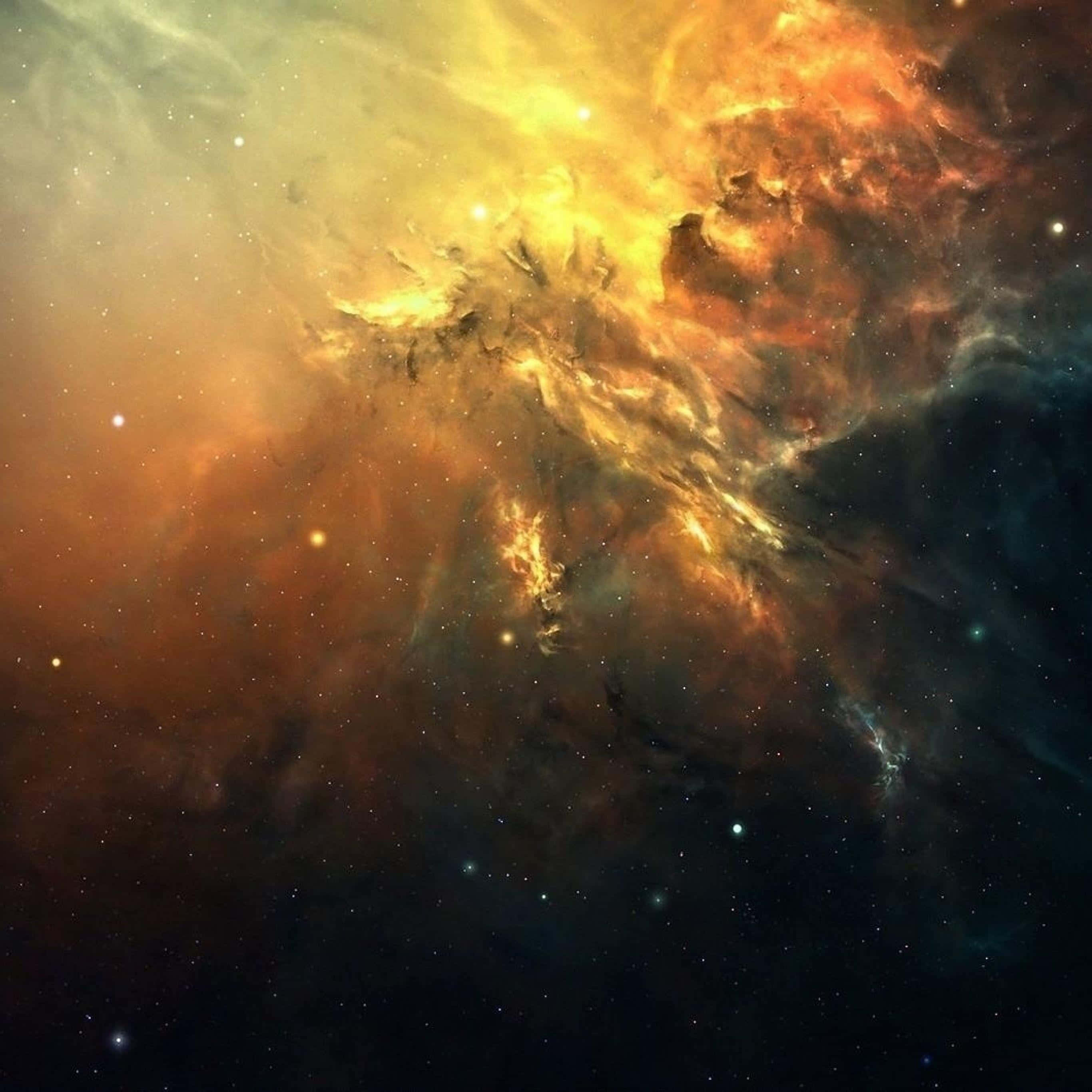 iPad Pro 桌布 壁紙 — 充滿活力的宇宙星雲在星空中以火熱的橙色和深藍色旋轉。