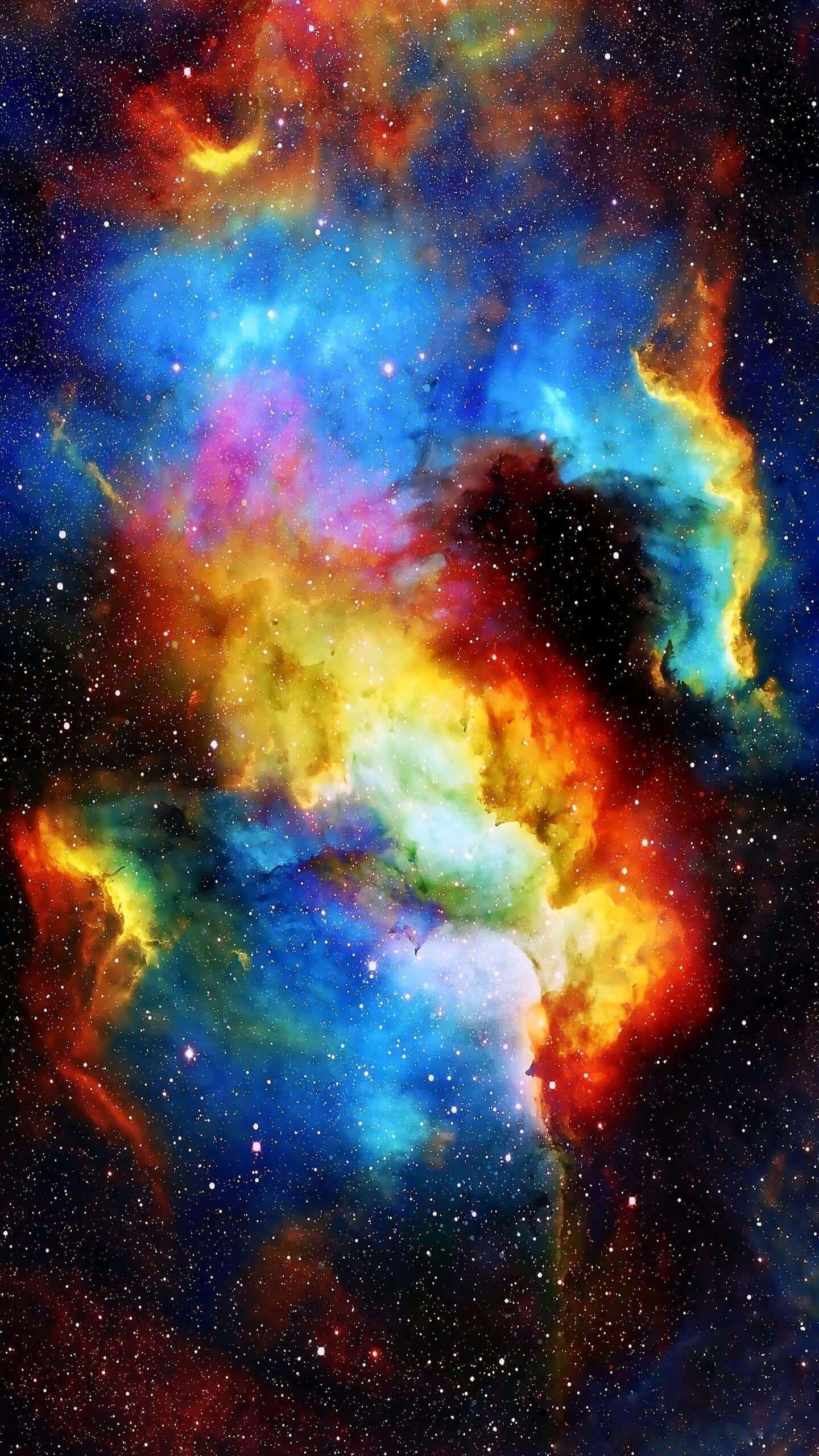 太空 桌布 壁紙 — 充滿活力的宇宙星雲在星空中以火熱的橙色、藍色和紫色旋轉。