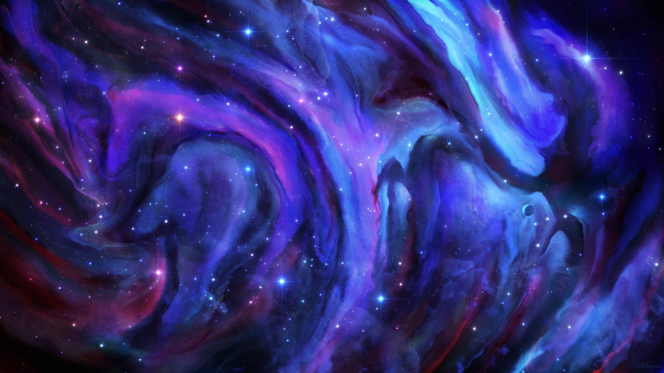 Cosmic 桌布 壁紙 — 充滿活力的宇宙星雲在黑暗虛空中旋轉，呈現電光藍、紫和粉紅色，點綴著閃爍的星星。