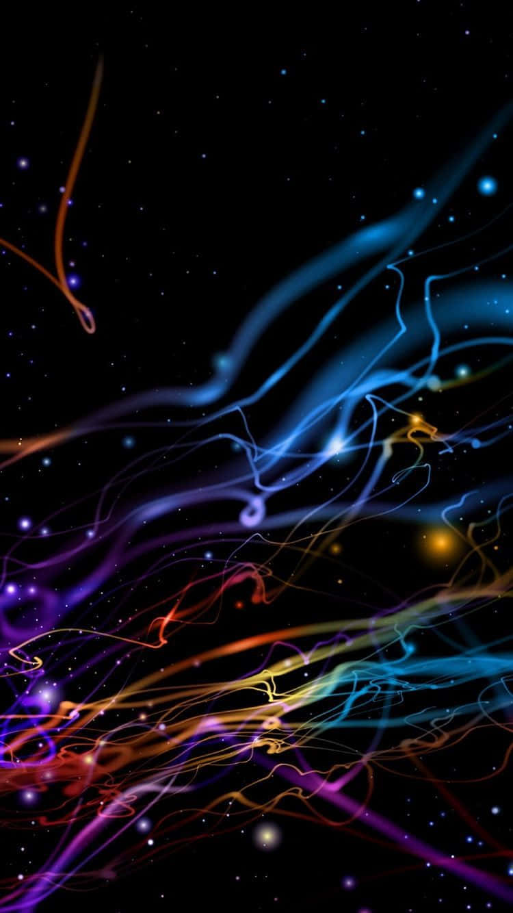 Clever iPhone 桌布 壁紙 — 充滿活力的宇宙能量流，以藍色、紫色和橙色動態地流動在繁星點點的黑色虛空中。