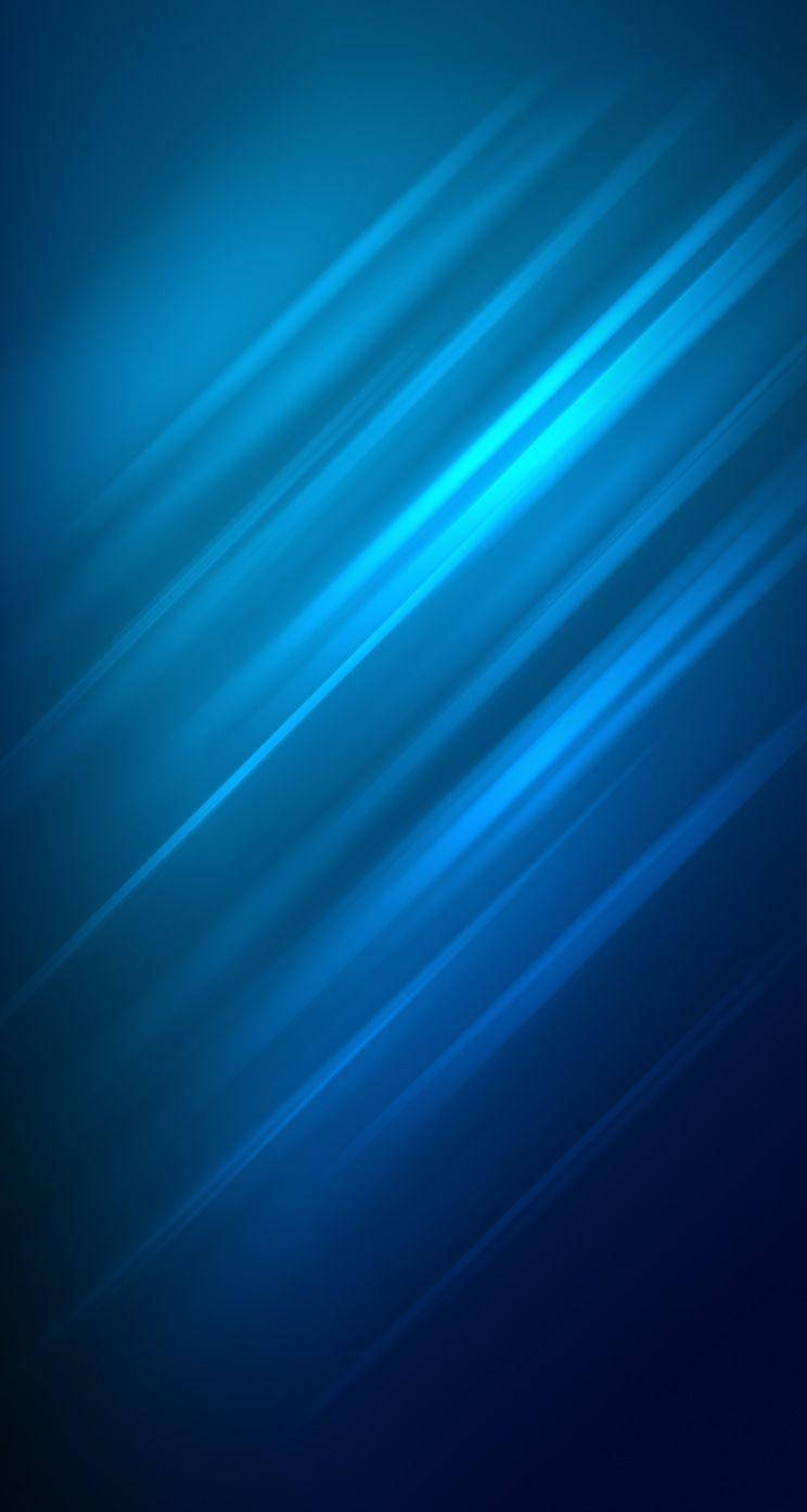 iPhone Se 桌布 壁紙 — 充滿活力的對角藍色光線條在漸變背景上輻射，營造出動態的數位光芒。