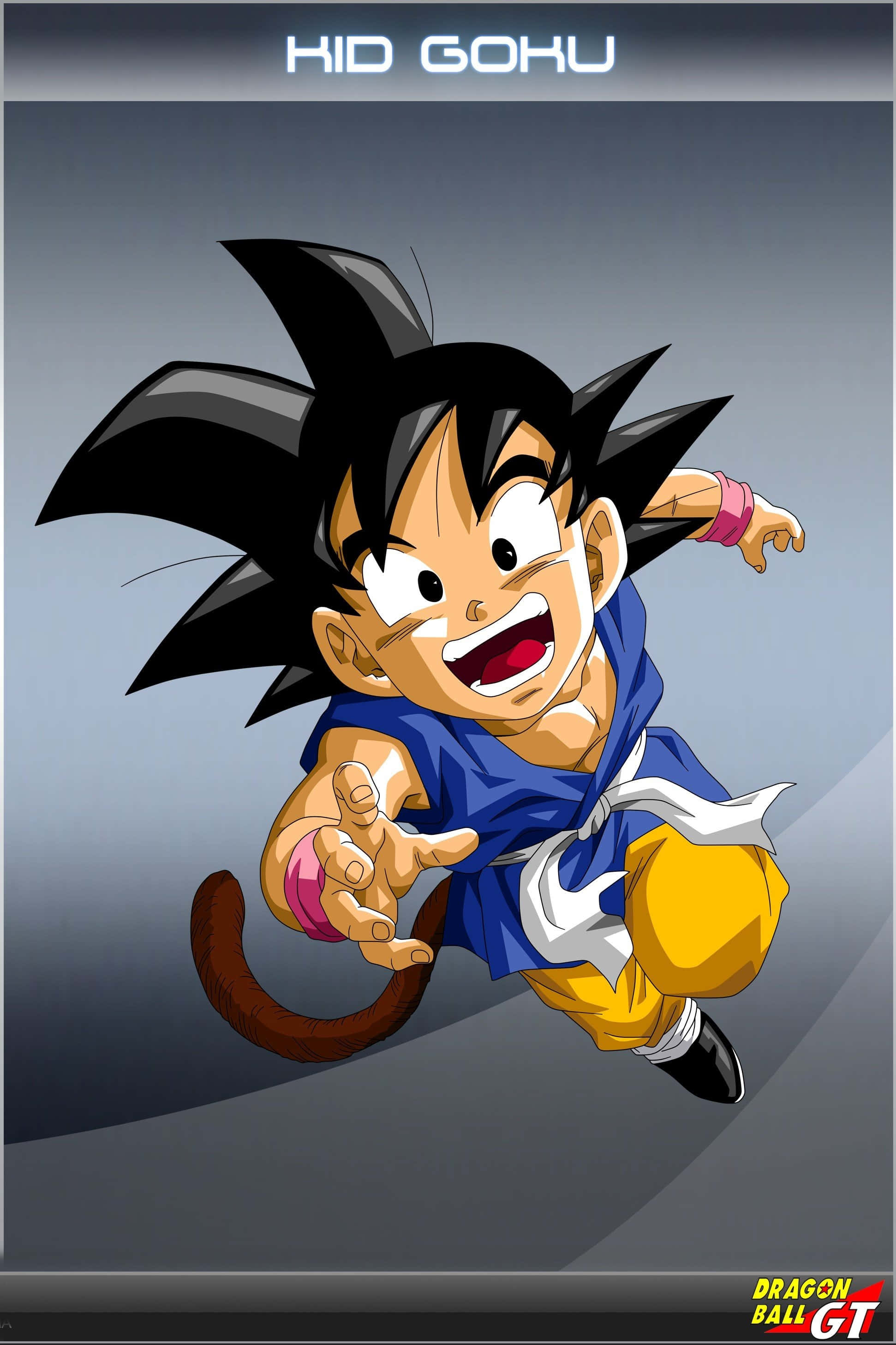 kid goku 桌布 壁紙 — 充滿活力的小悟空穿著藍黃色道服，在漸變灰色背景前帶著愉快的笑容向前跳躍。