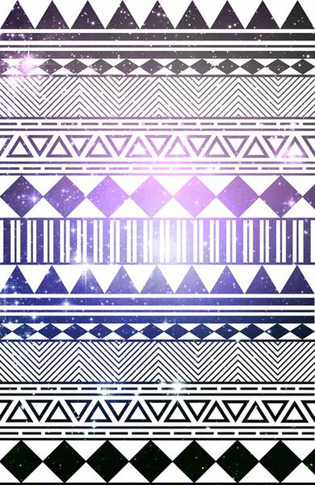 Tribal 桌布 壁紙 — 充滿活力的幾何部落圖案，以紫色、藍色和白色在宇宙漸變背景上閃爍著星光。