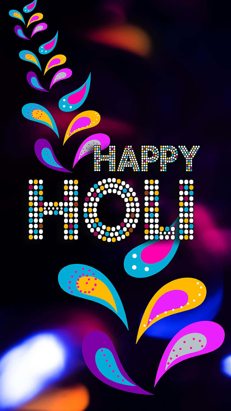 Holi 桌布 壁紙 — 充滿活力的彩色灑紅節文字，帶有閃爍的圓點和漩渦狀佩斯利圖案，背景為深色散景。