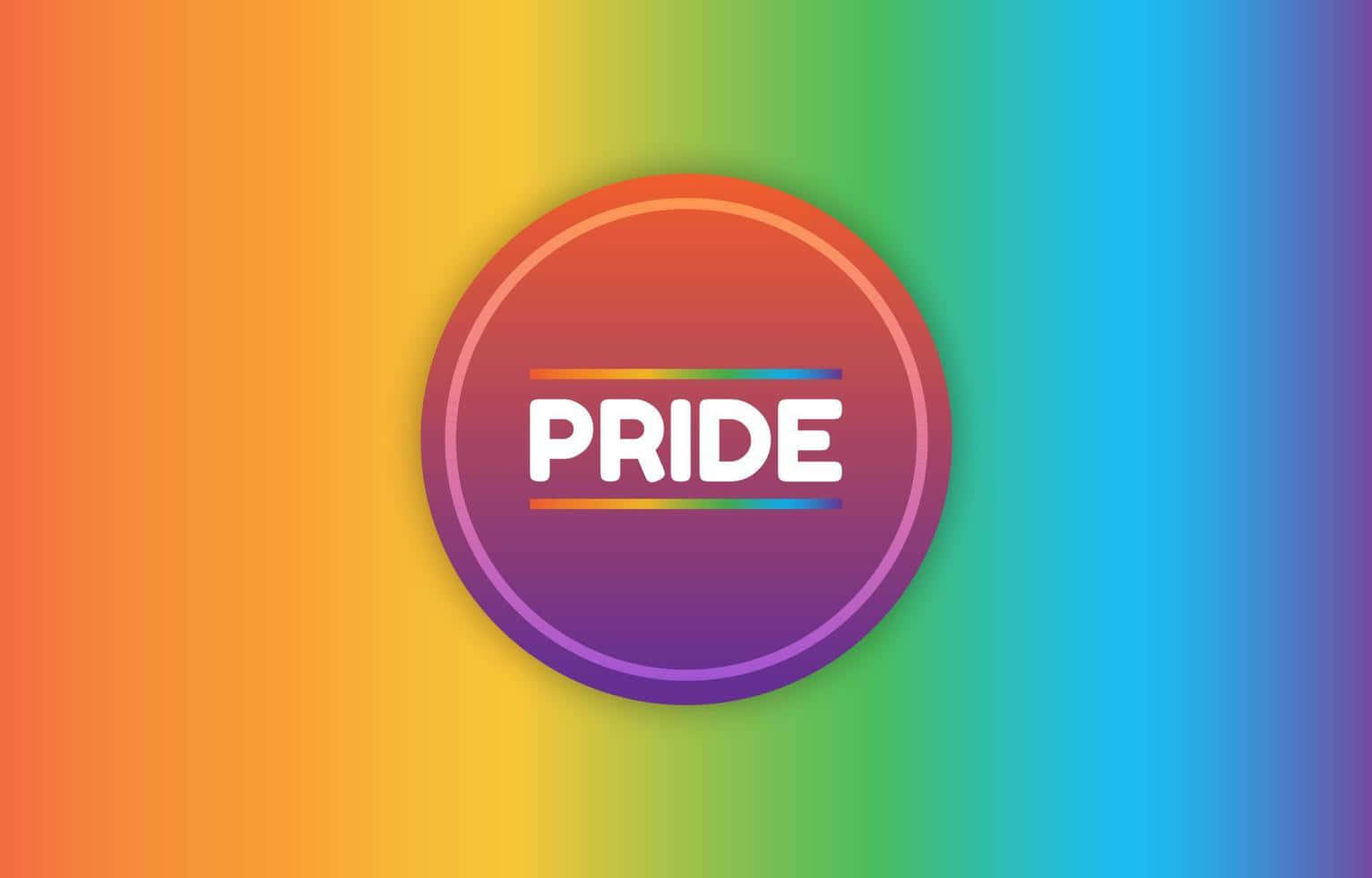 Pride Flag 桌布 壁紙 — 充滿活力的彩虹漸變背景，中央有一個圓形徽章，上面用粗體白色字母寫著 PRIDE，並由彩虹條紋框住。