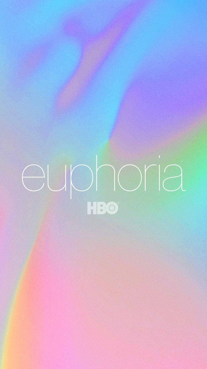 tv 桌布 壁紙 — 充滿活力的彩虹漸變背景，帶有白色 euphoria 字樣和 HBO 標誌。