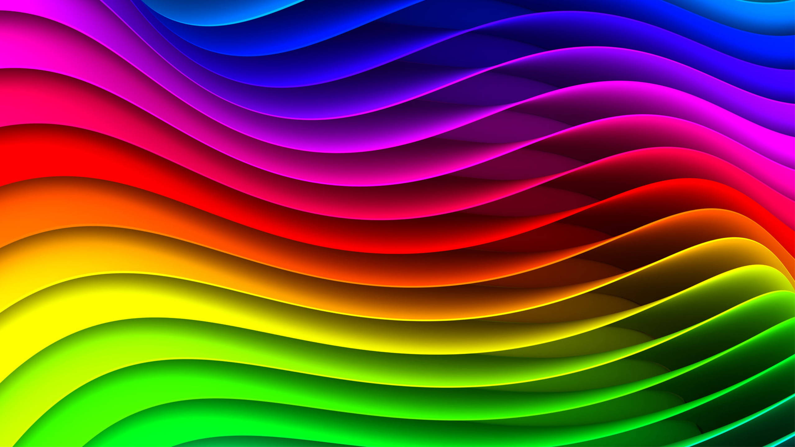 Spectrum 桌布 壁紙 — 充滿活力的彩虹色波浪帶以平滑漸變和光澤高光對角線流過框架。